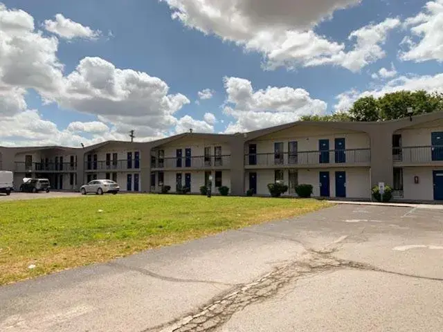 Property Building in Motel 6-Lexington, KY - Airport