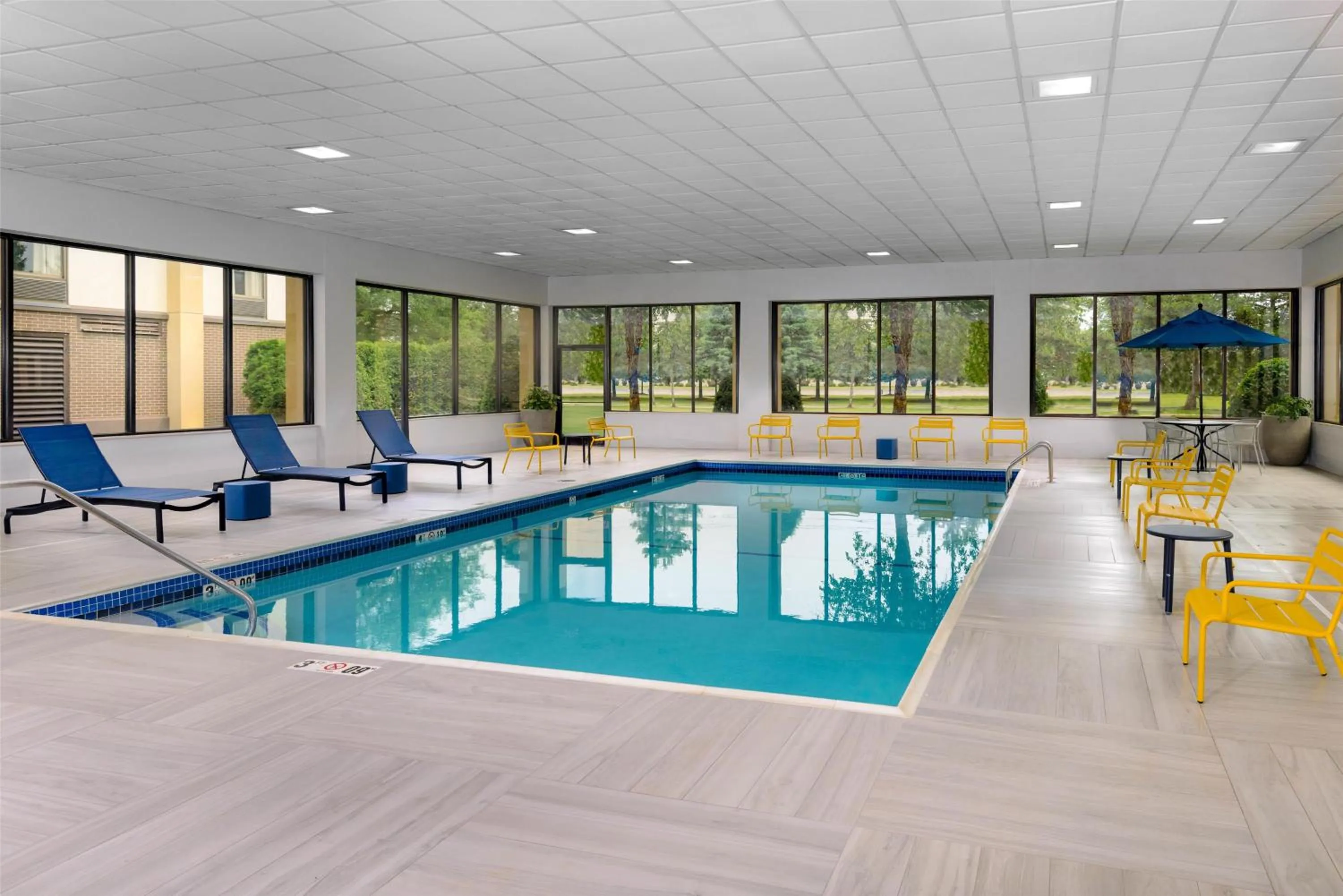 Pool view in Hampton Inn Buffalo-Airport Galleria Mall