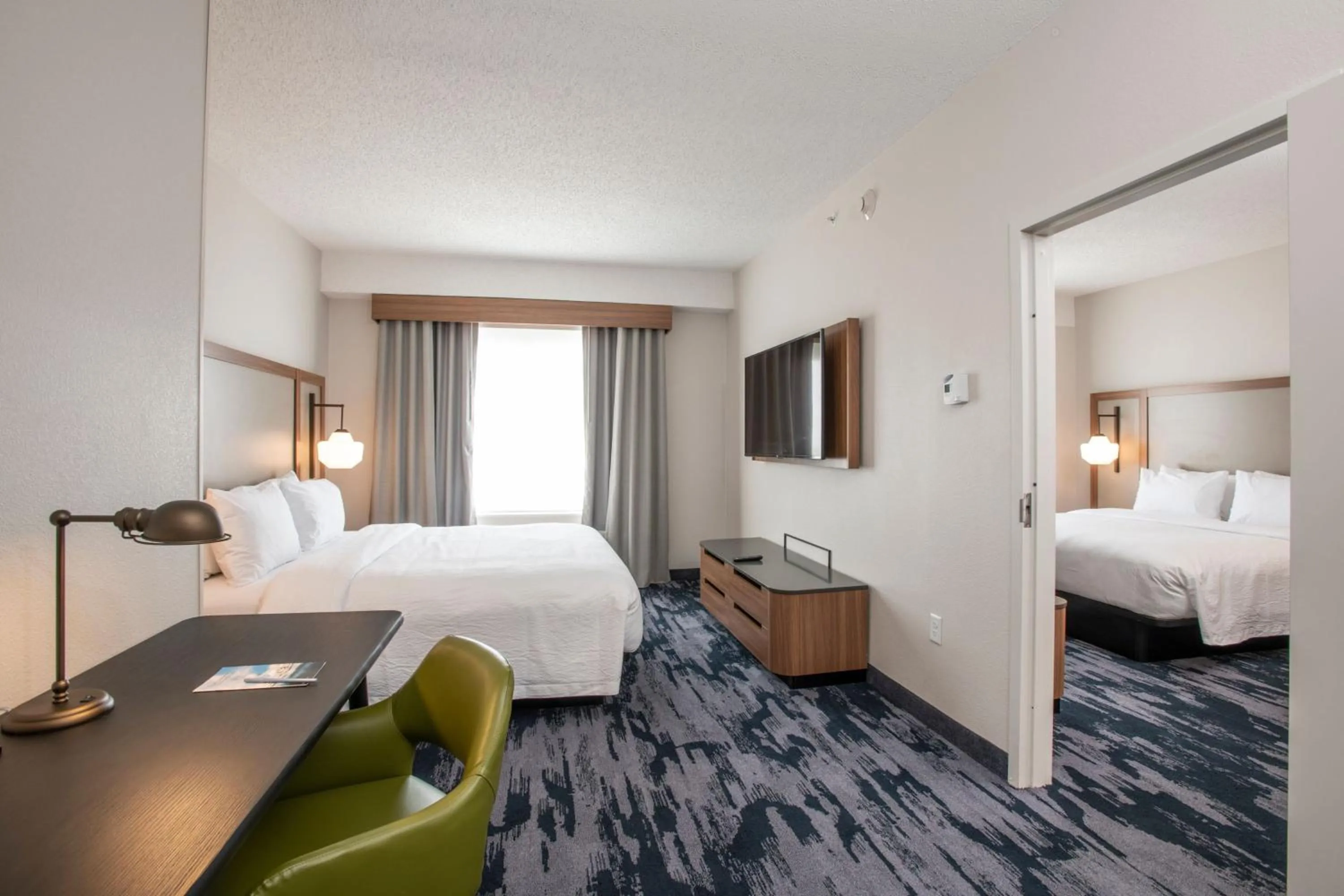Photo of the whole room, Bed in Fairfield by Marriott Inn & Suites Newport Cincinnati