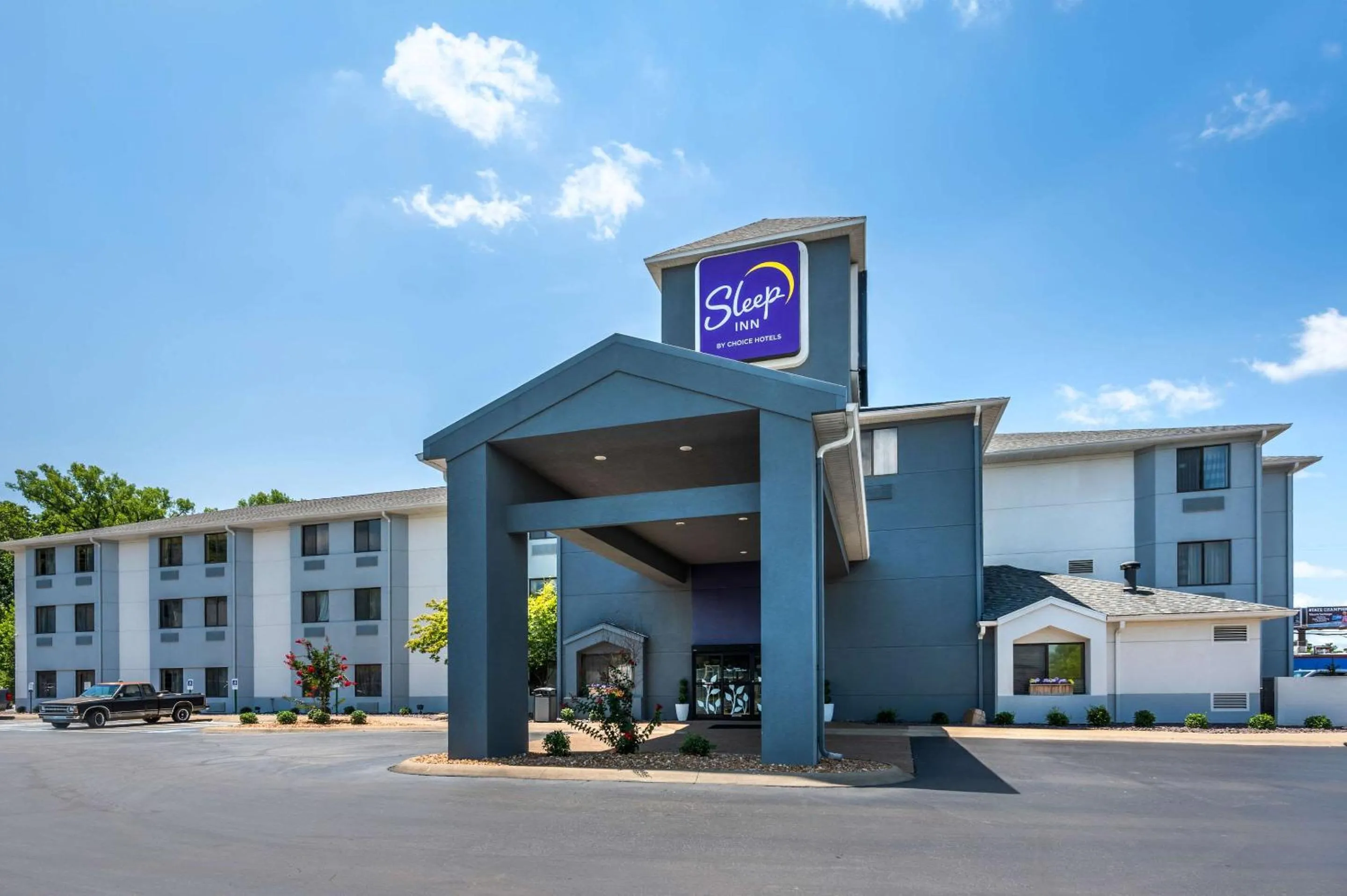 Property building in Sleep Inn Henderson-Evansville South