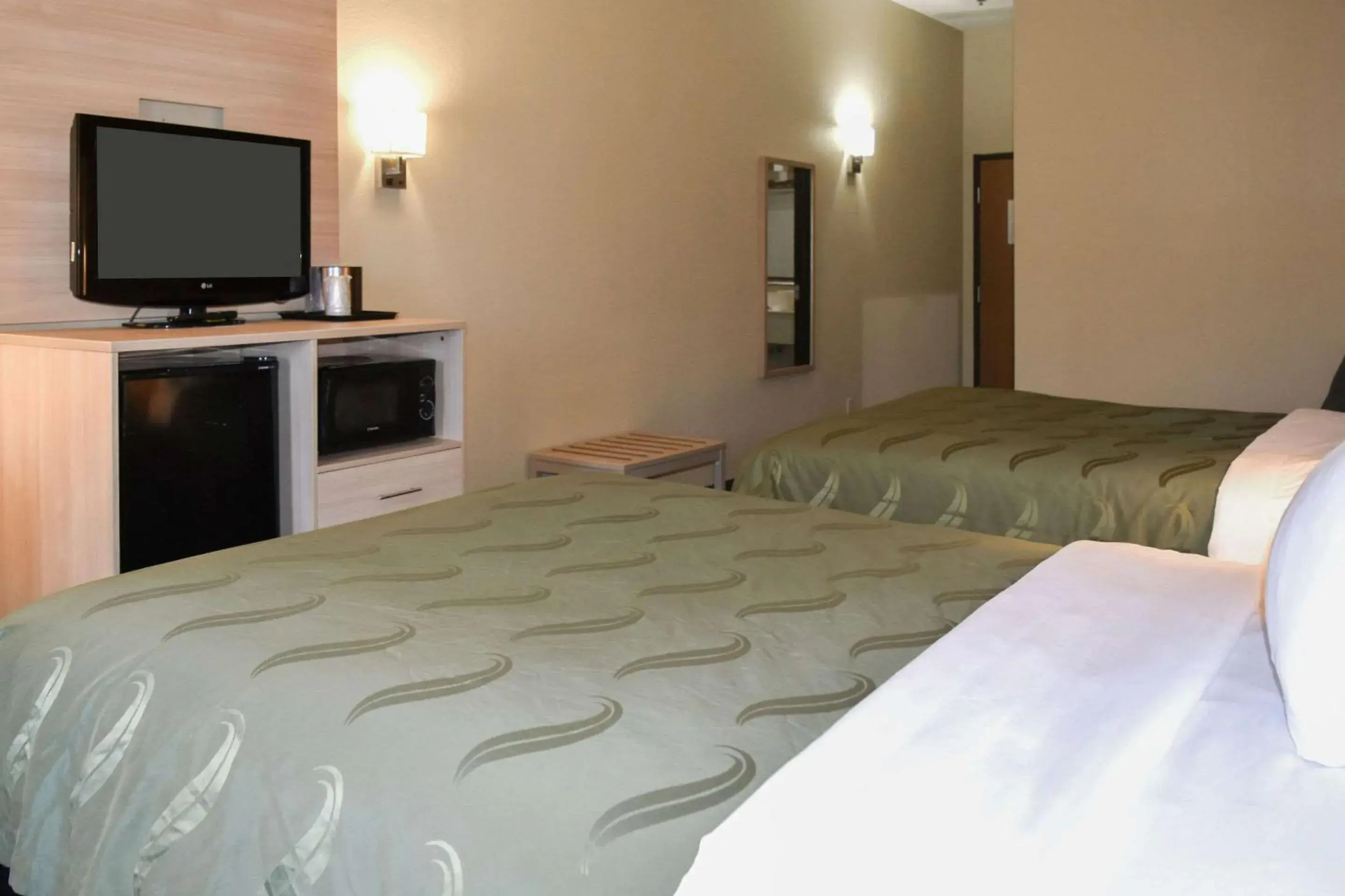 Bedroom, Bed in Quality Inn & Suites Brooks Louisville South Bedroom, Bed in Quality Inn & Suites Brooks Louisville South