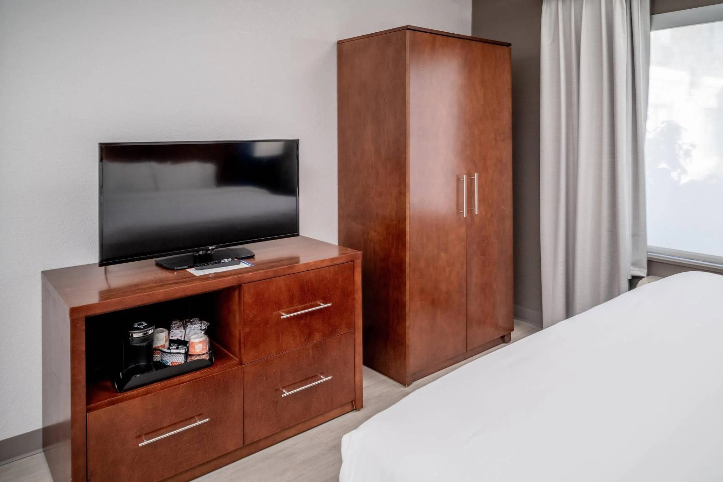 Bedroom, Bed in Comfort Suites Prestonsburg West