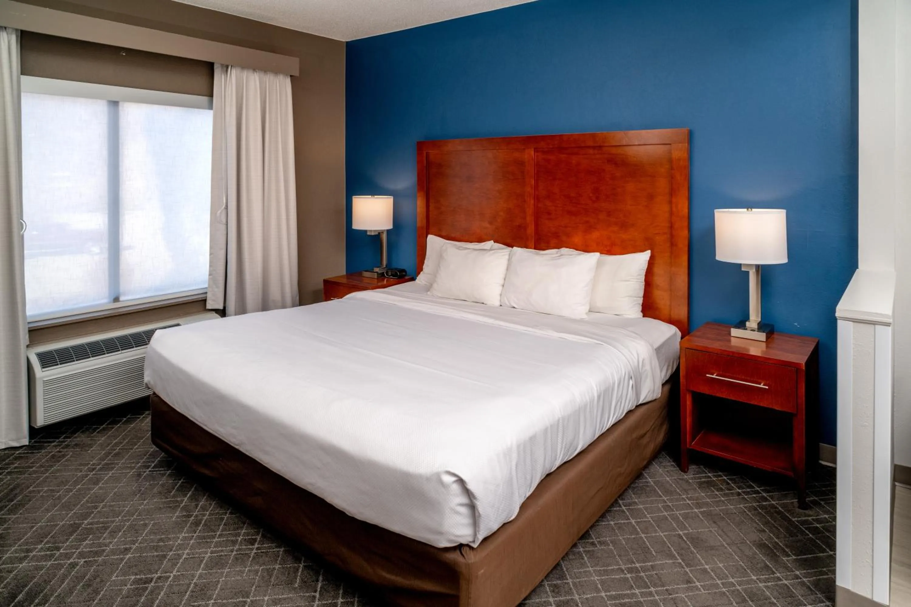 Bedroom, Bed in Comfort Suites Prestonsburg West