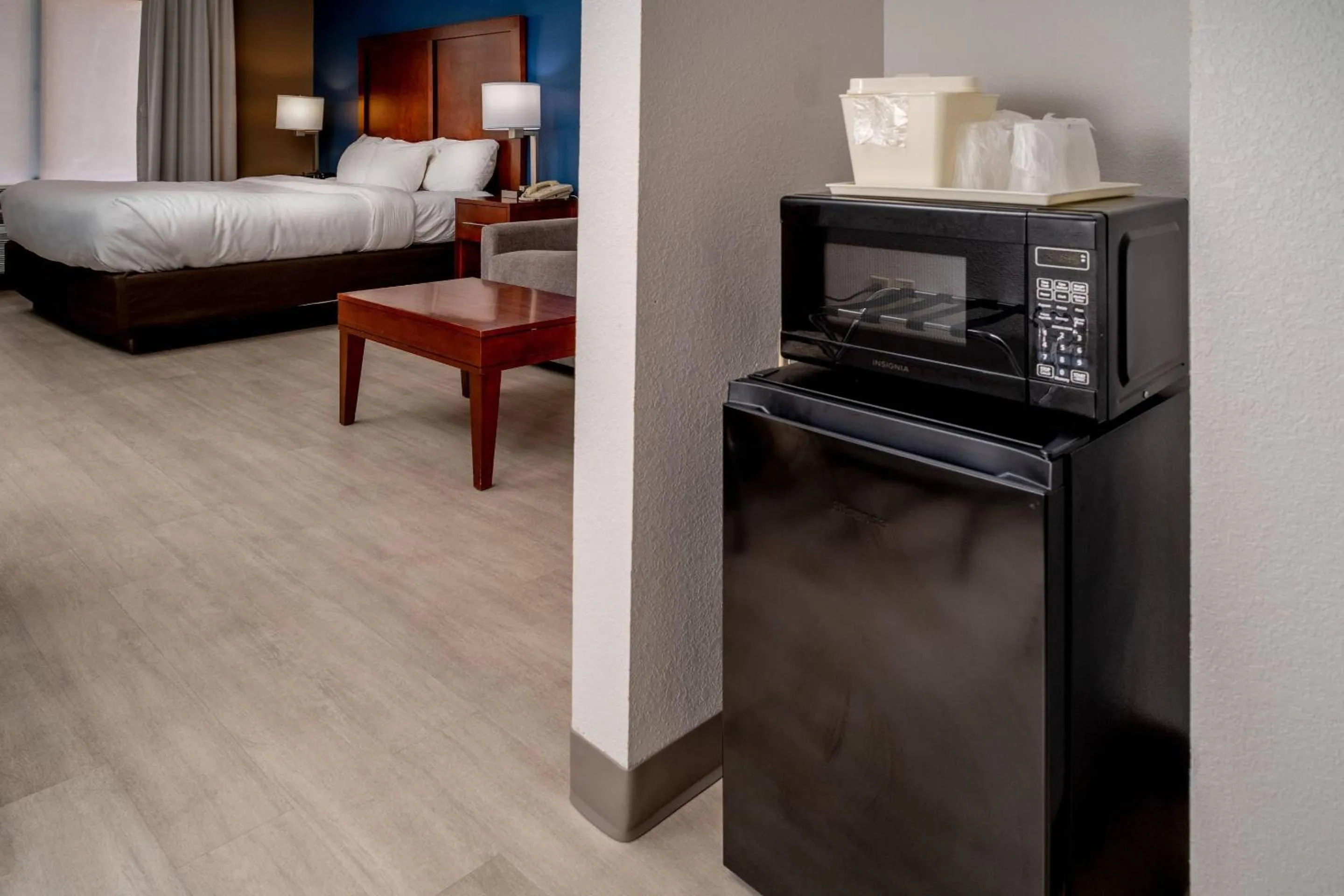 Bedroom, Bed in Comfort Suites Prestonsburg West