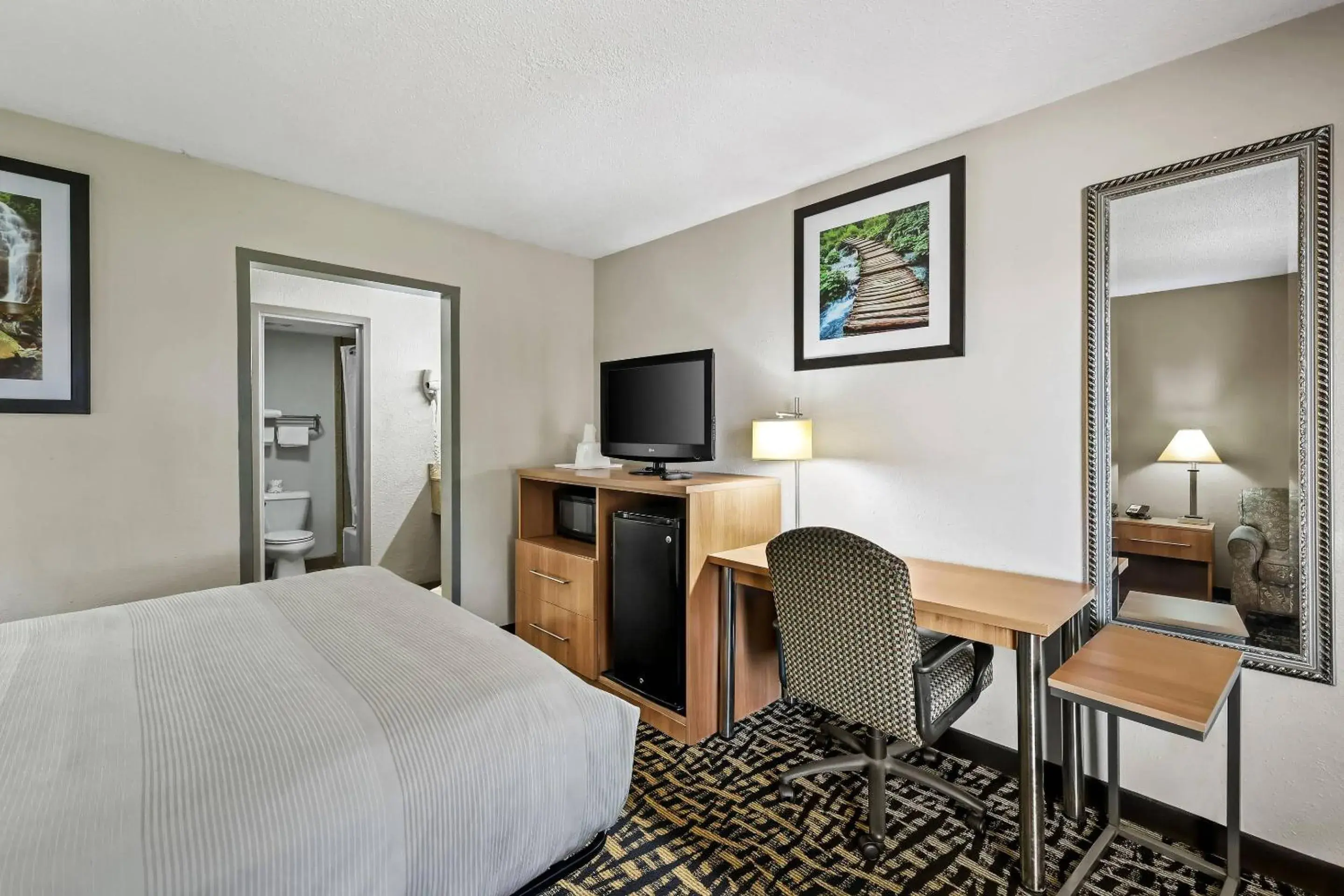 Bedroom, Bed in Quality Inn Bowling Green South Bedroom, Bed in Quality Inn Bowling Green South