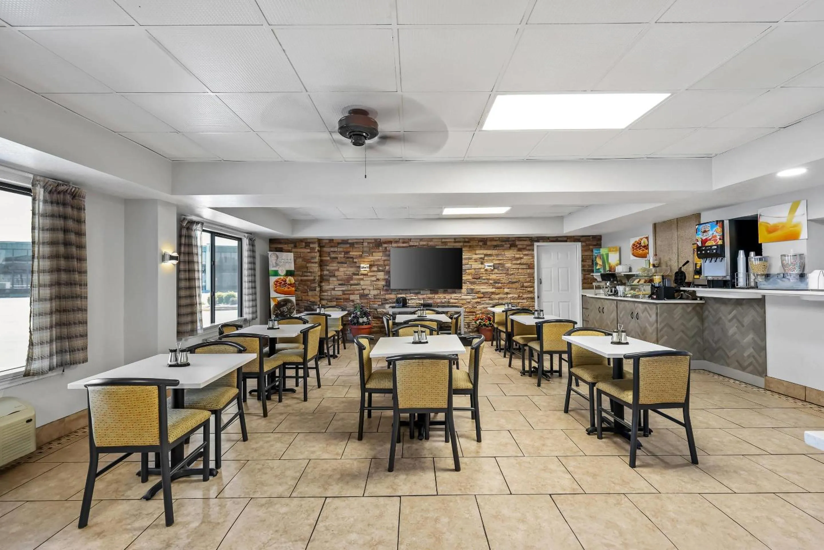 Breakfast in Quality Inn Bowling Green South