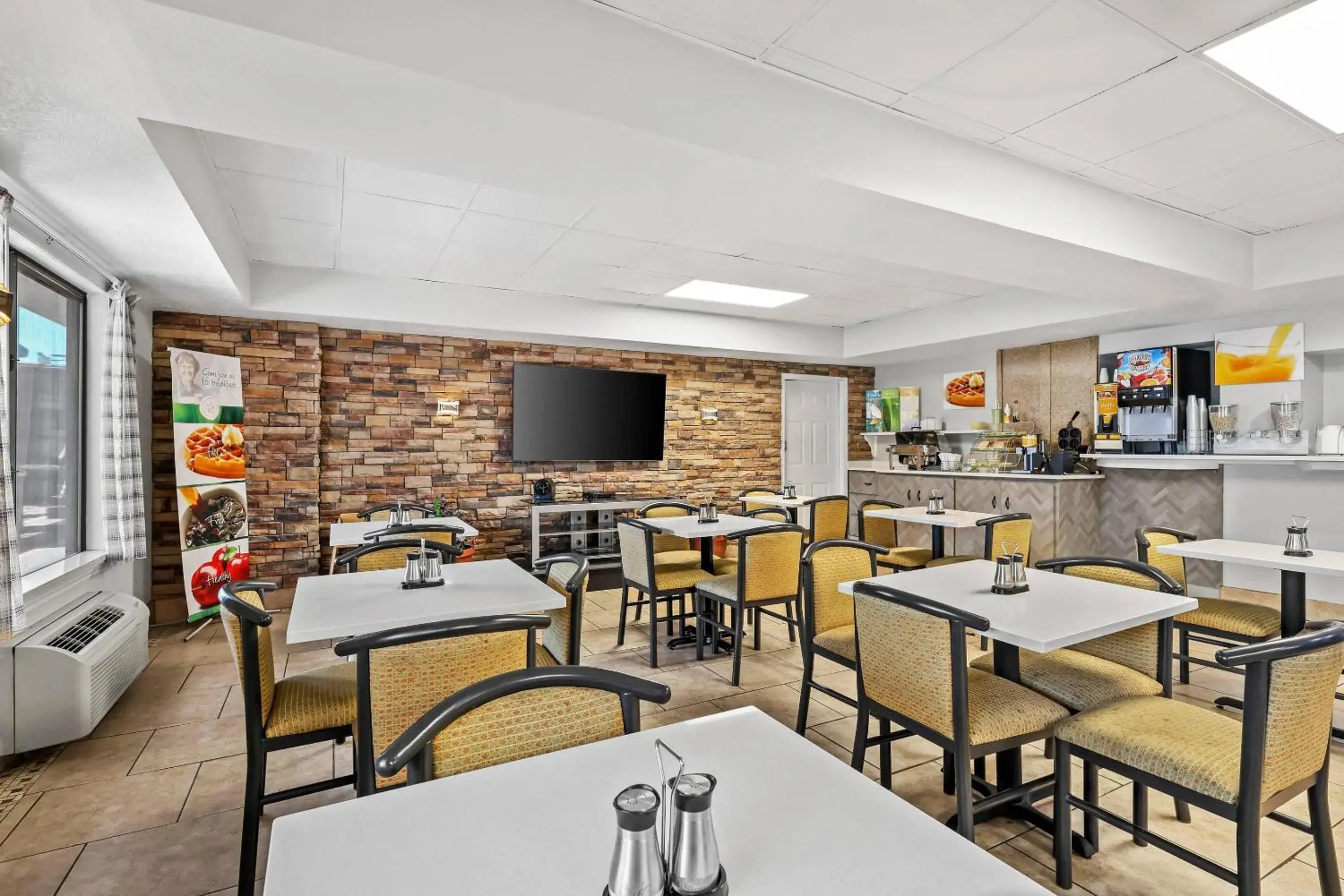 Breakfast in Quality Inn Bowling Green South Breakfast in Quality Inn Bowling Green South