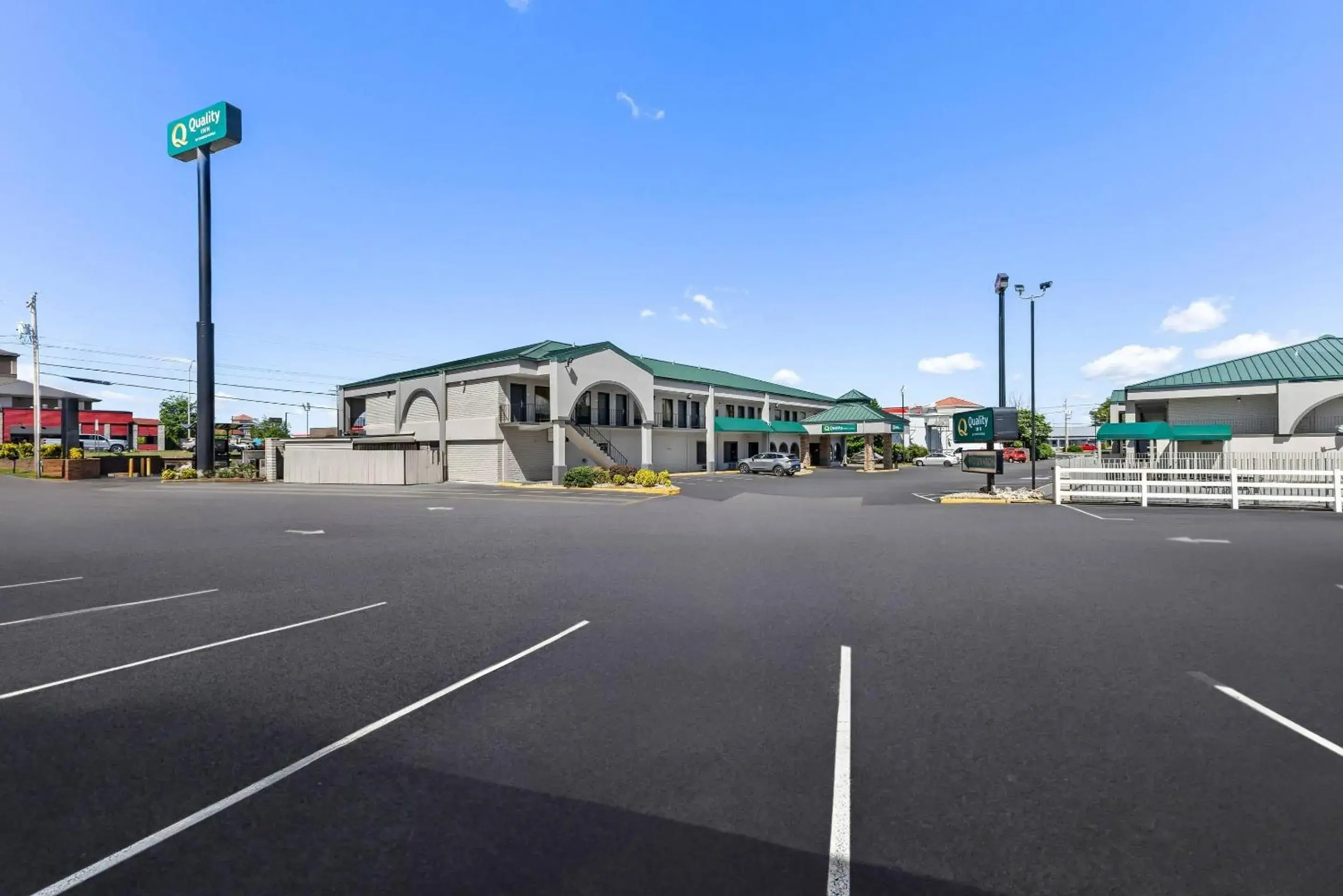 Property building in Quality Inn Bowling Green South Property building in Quality Inn Bowling Green South