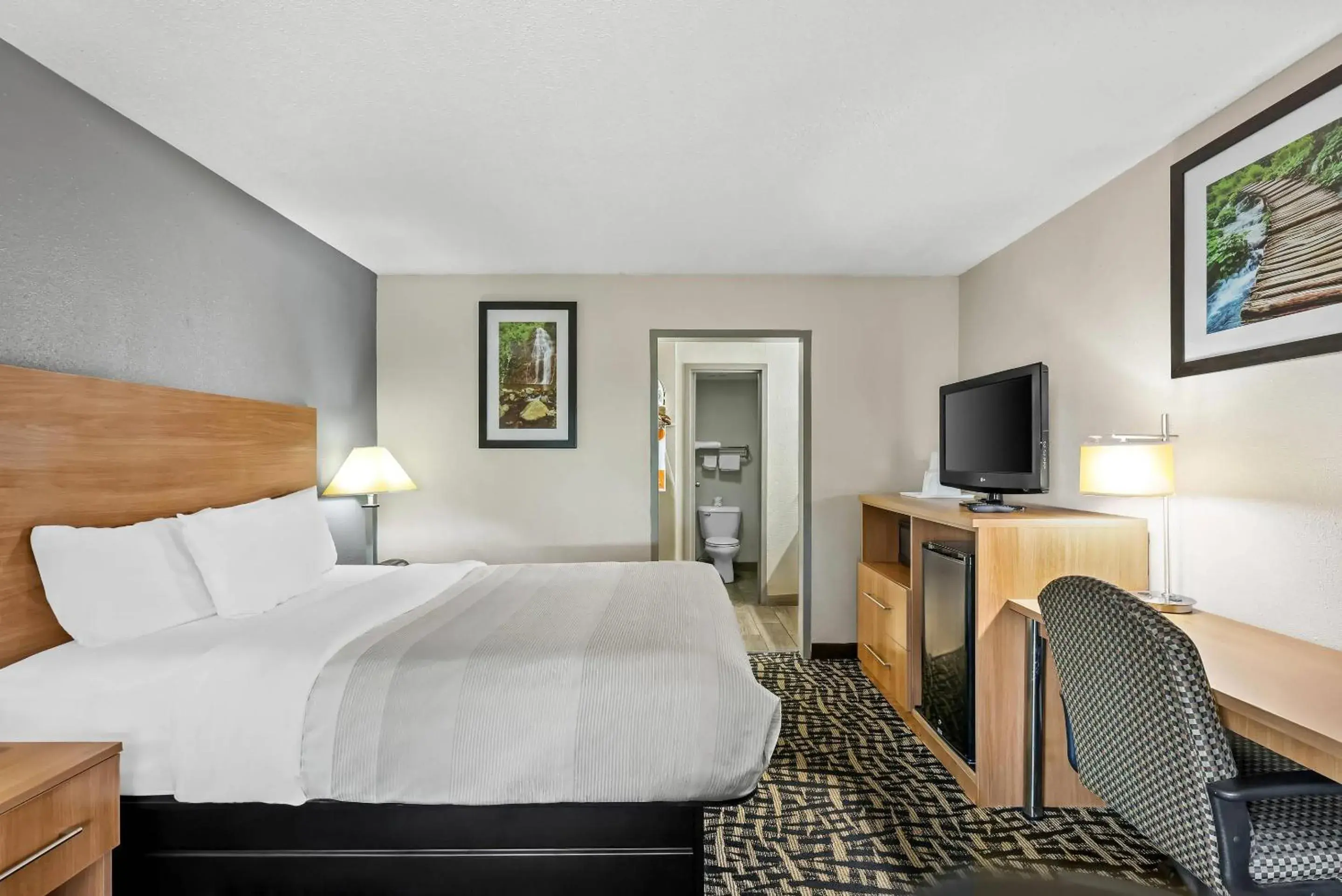 Bedroom, Bed in Quality Inn Bowling Green South Bedroom, Bed in Quality Inn Bowling Green South