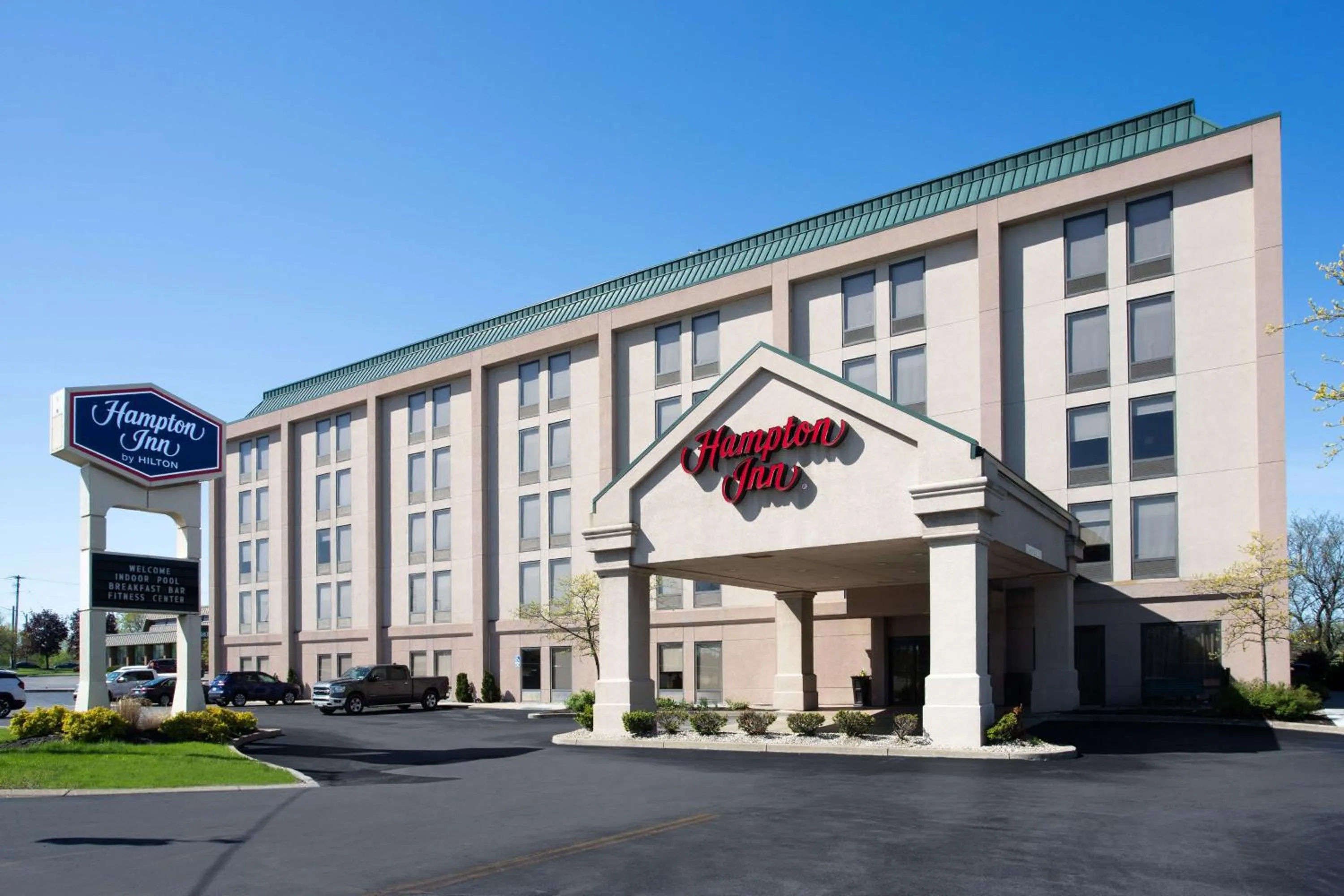 Property building in Hampton Inn Buffalo-South/I-90