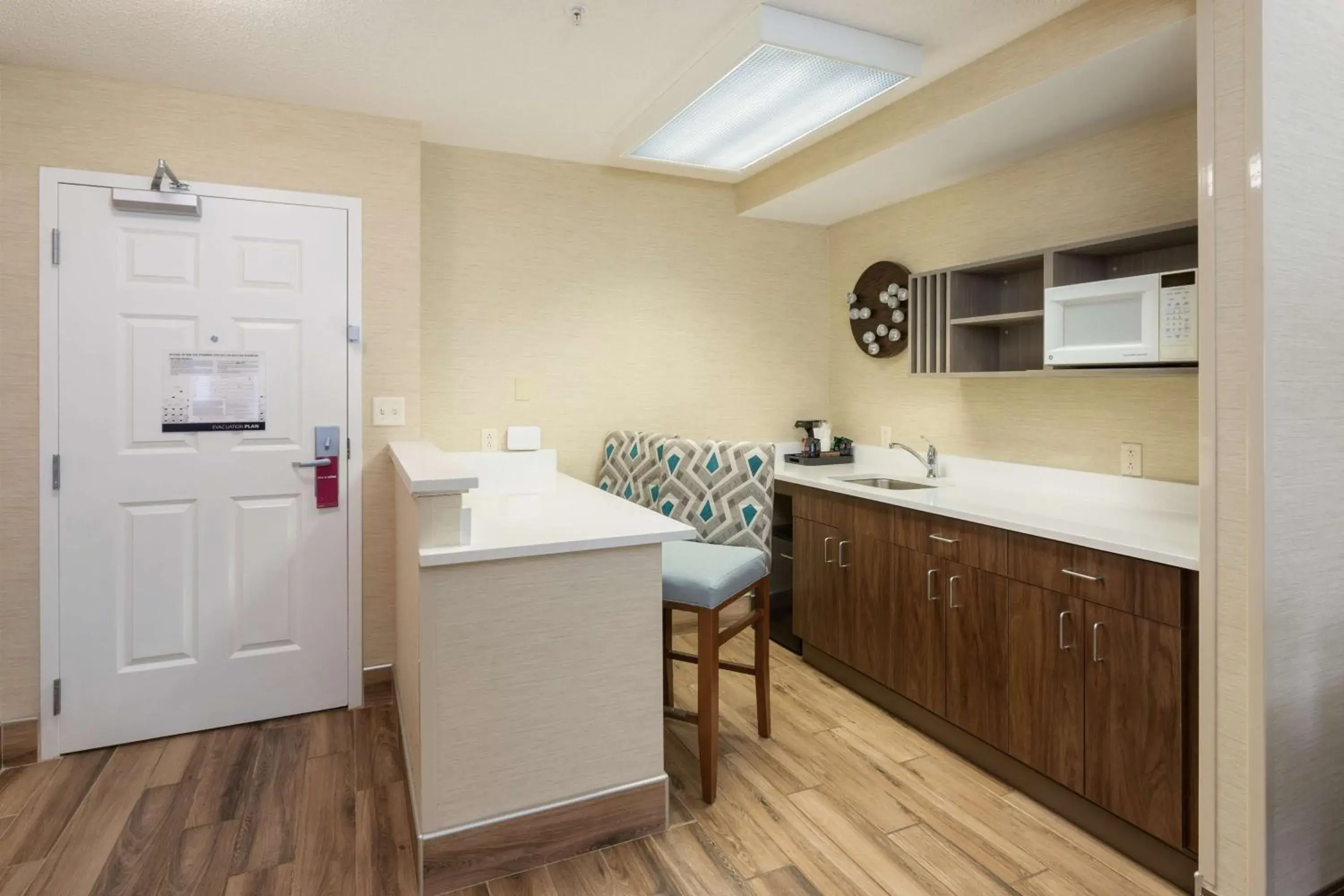 One-Bedroom King Suite - Non-Smoking in Hampton Inn Buffalo-South/I-90 One-Bedroom King Suite - Non-Smoking in Hampton Inn Buffalo-South/I-90