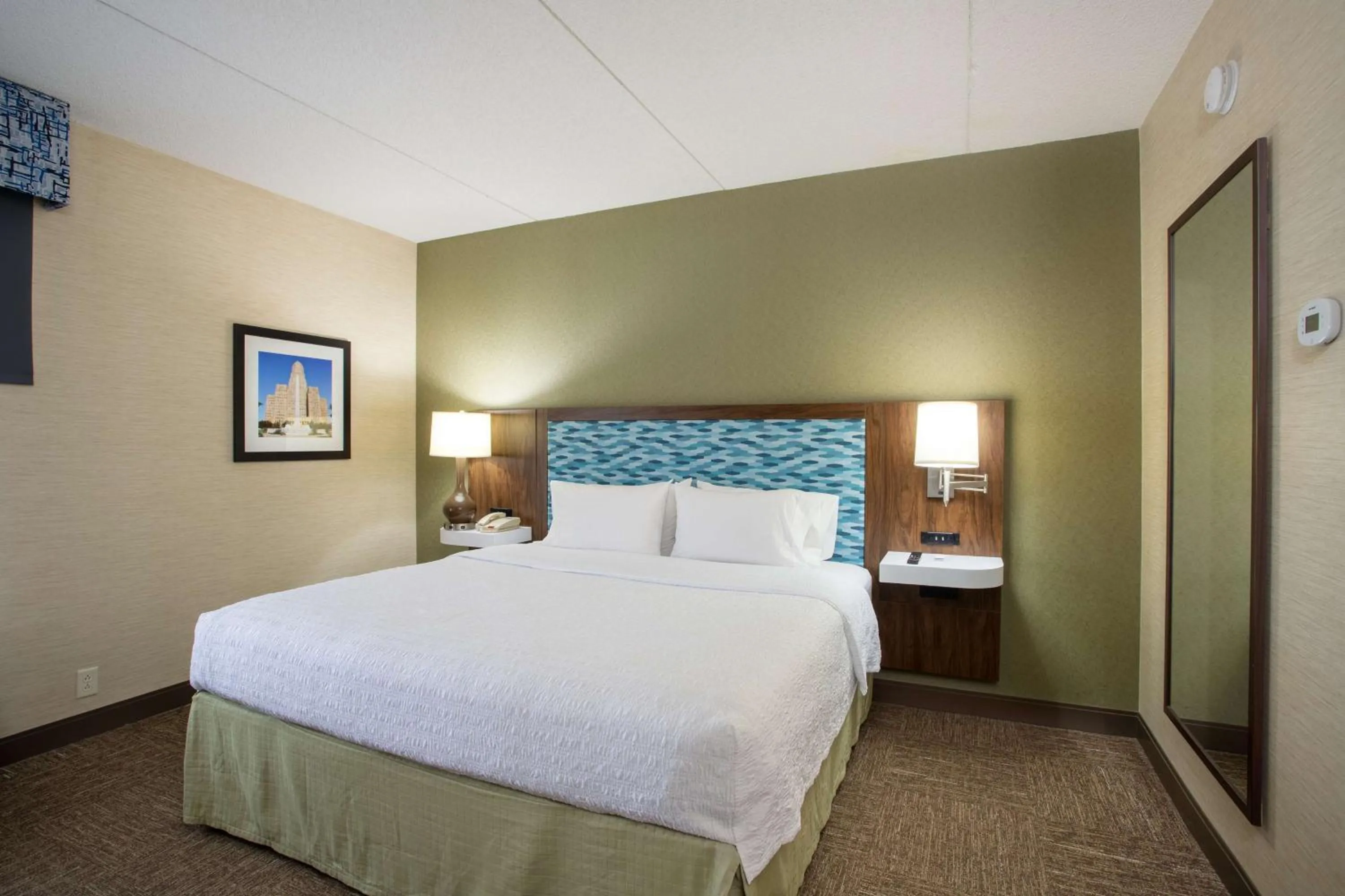 Bed in Hampton Inn Buffalo-South/I-90