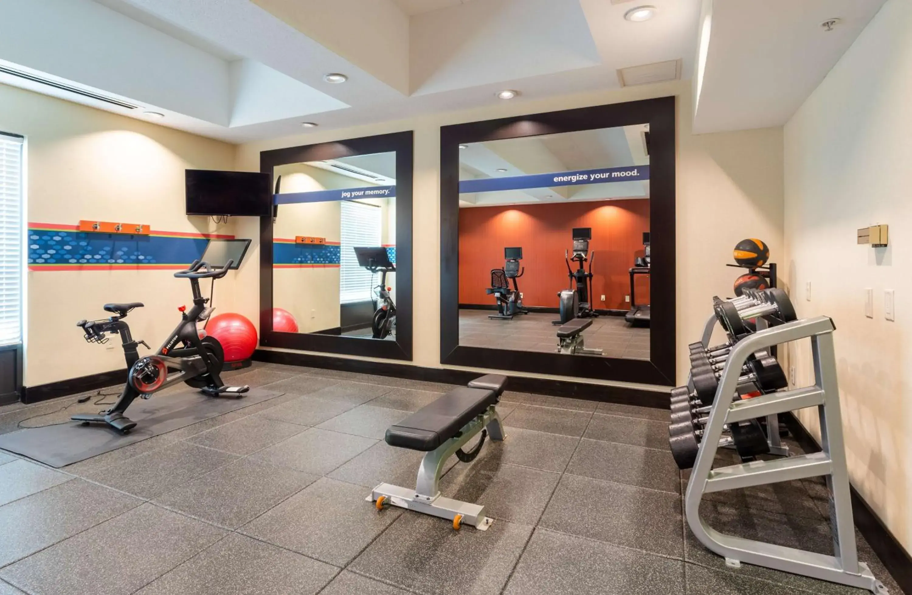 Fitness centre/facilities in Hampton Inn Buffalo-South/I-90 Fitness centre/facilities in Hampton Inn Buffalo-South/I-90