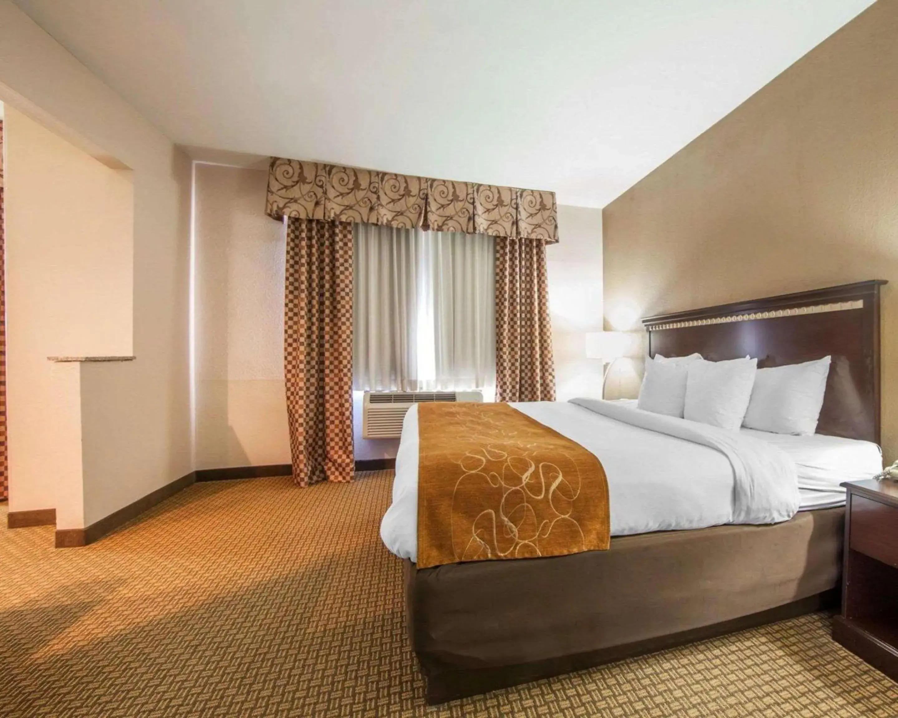 Photo of the whole room in Comfort Suites London South Photo of the whole room in Comfort Suites London South