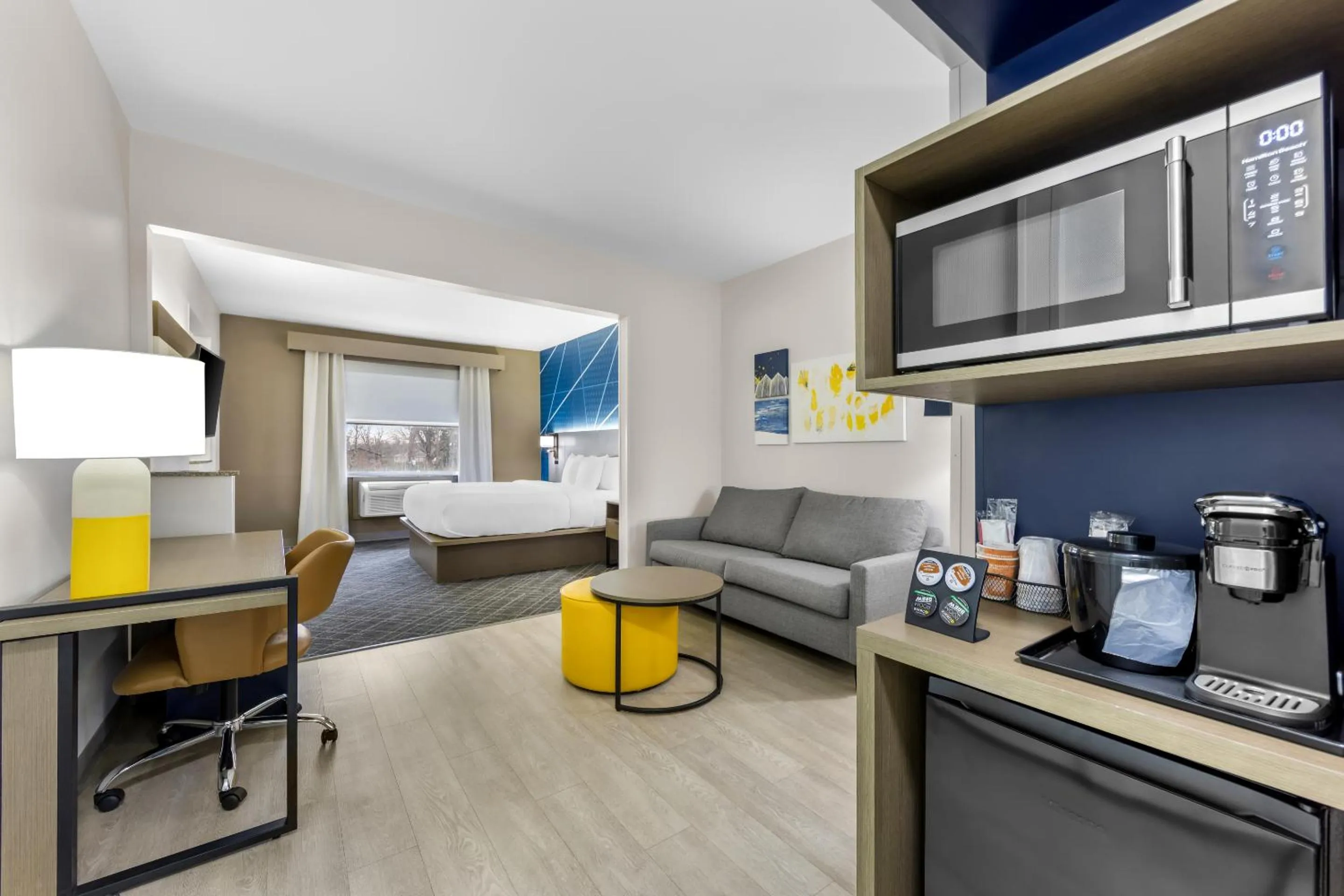 Bedroom in Comfort Suites London South