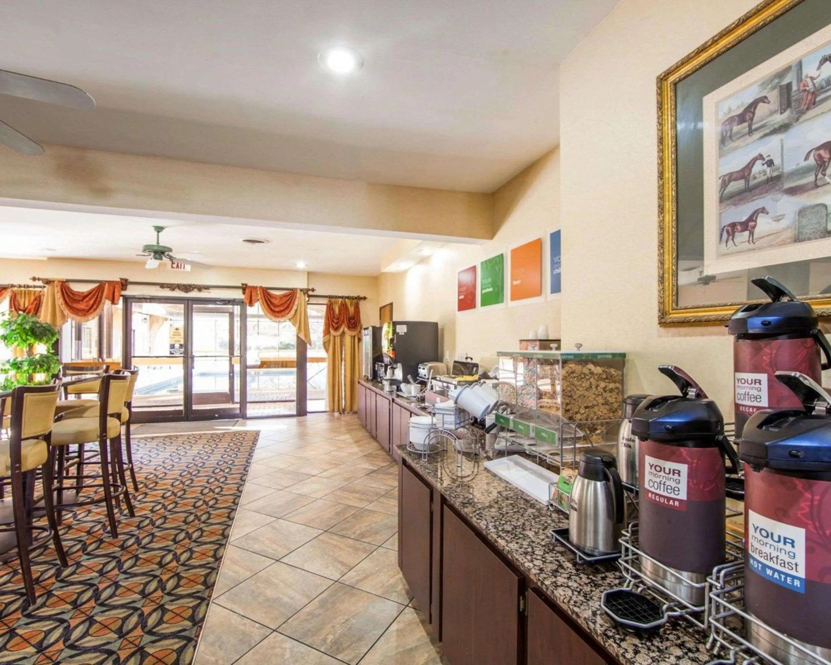 Restaurant/places to eat in Comfort Suites London South