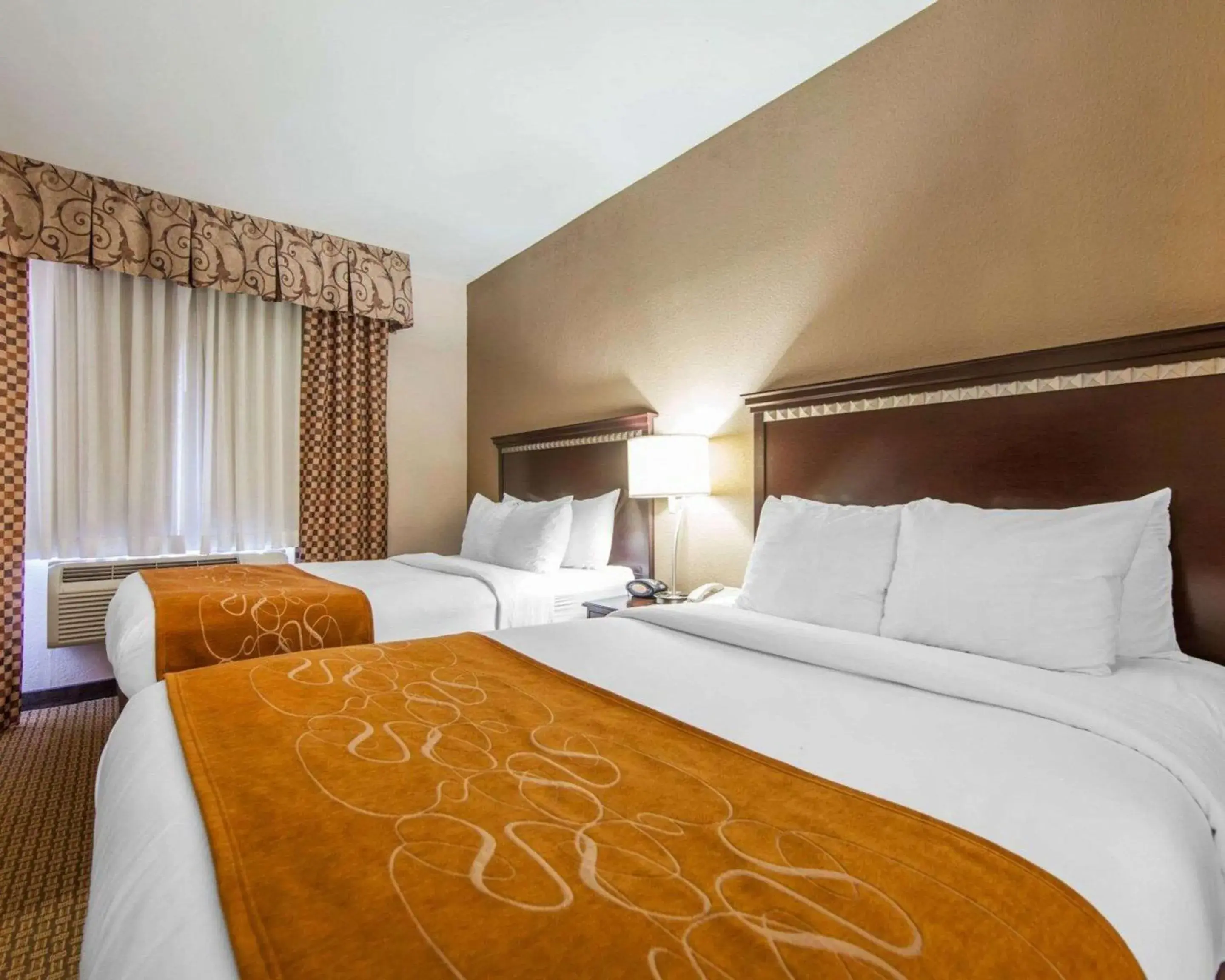 Photo of the whole room in Comfort Suites London South Photo of the whole room in Comfort Suites London South