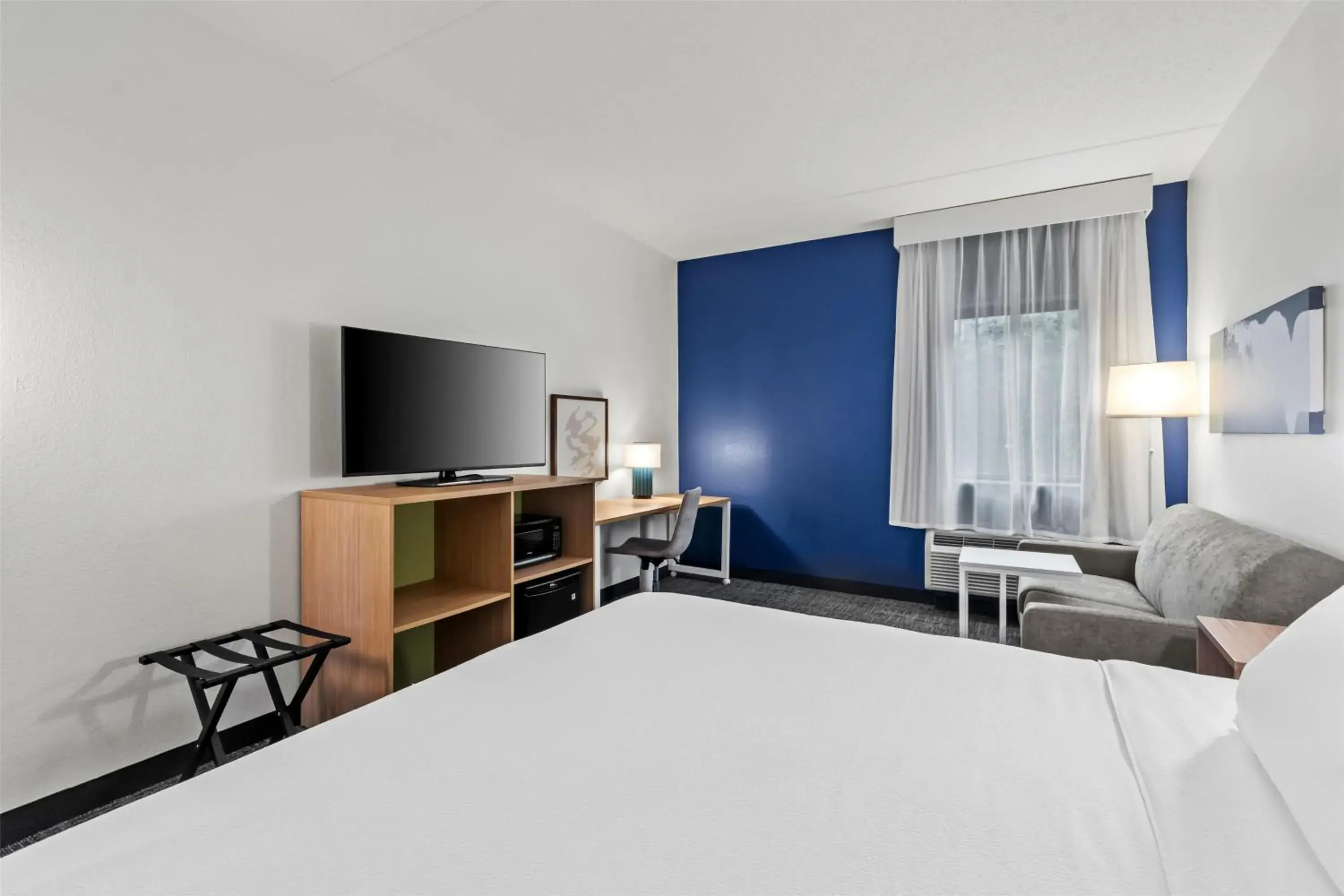 Living room, Bed in Spark by Hilton Lexington Hamburg Living room, Bed in Spark by Hilton Lexington Hamburg