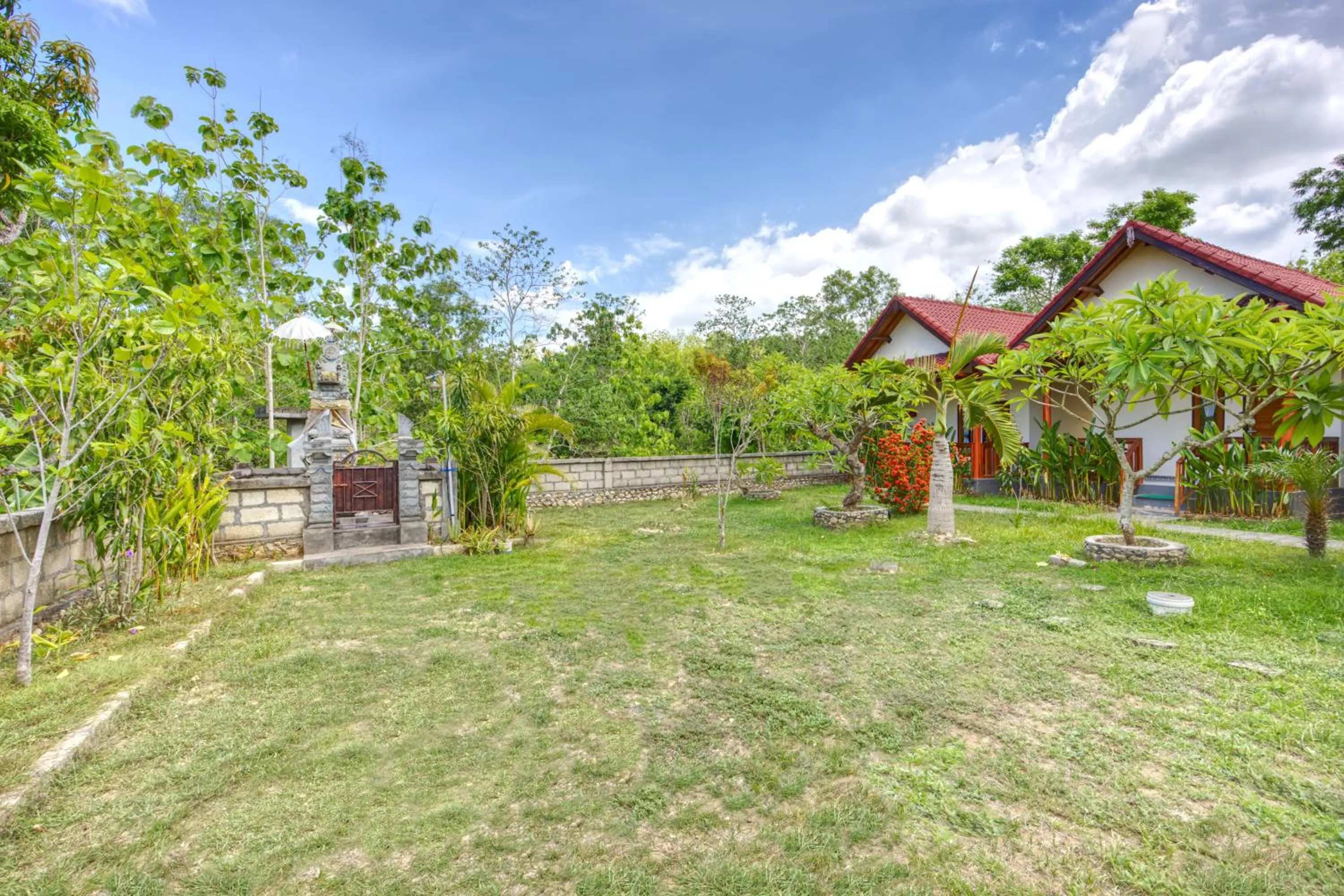 Property building in Nata Cottages