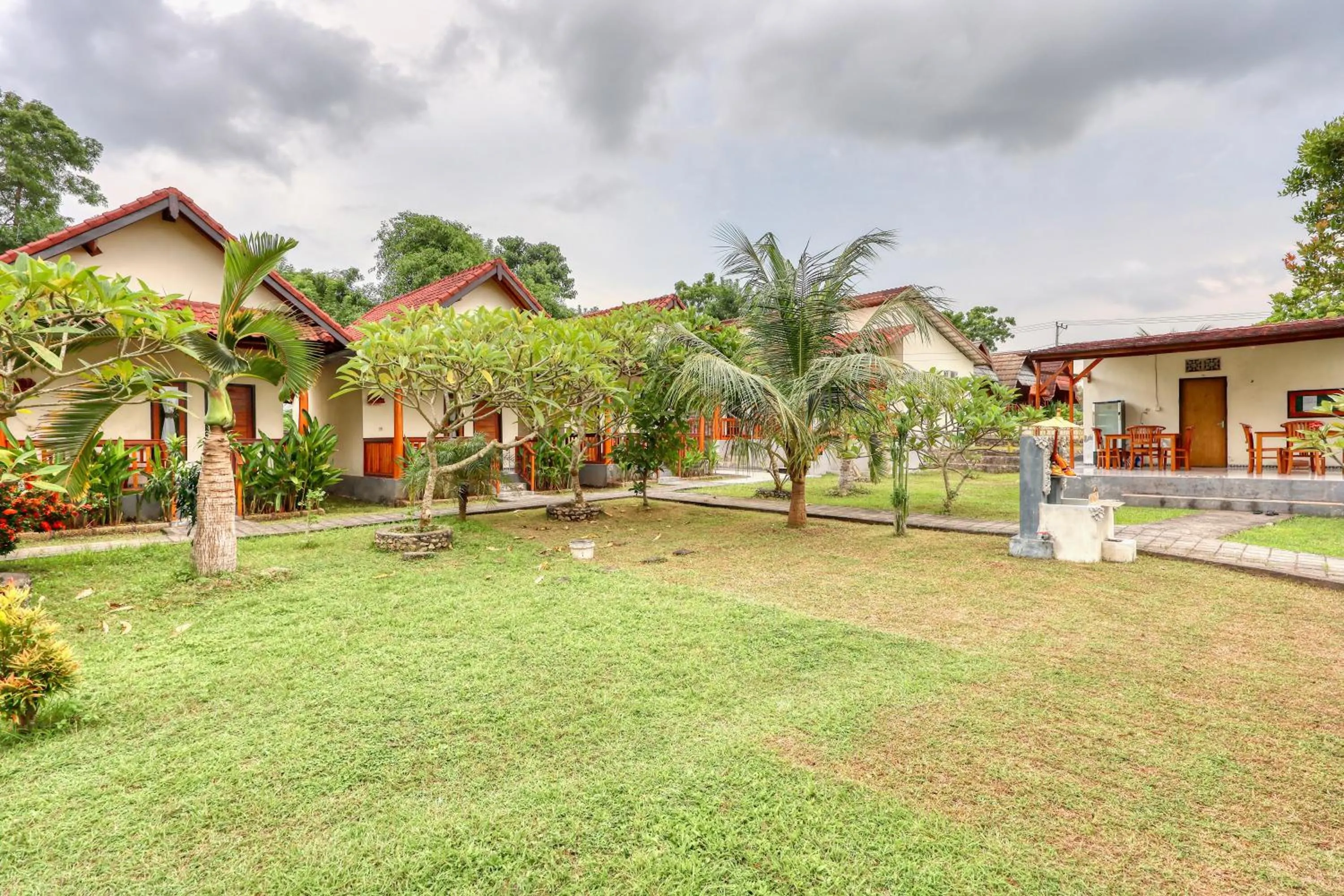 Property building in Nata Cottages