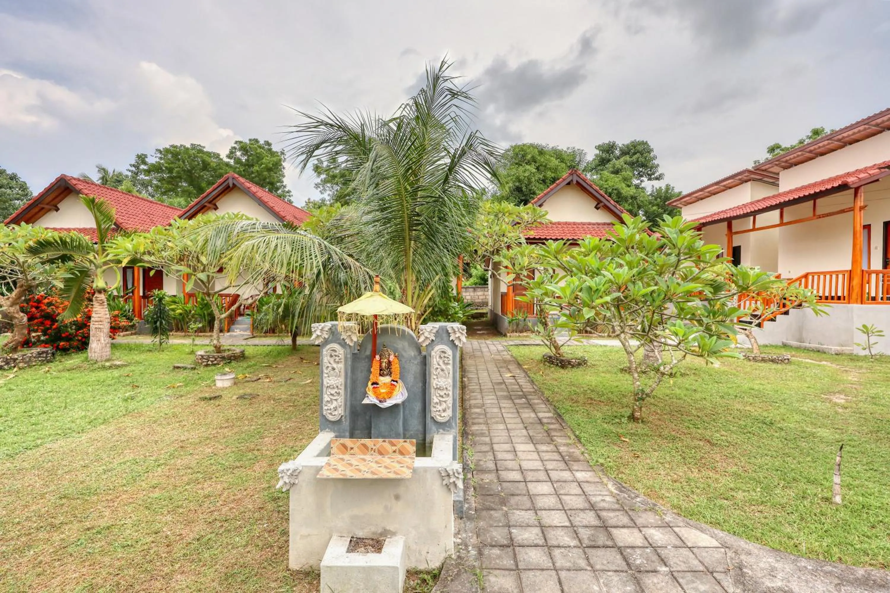 Property building in Nata Cottages