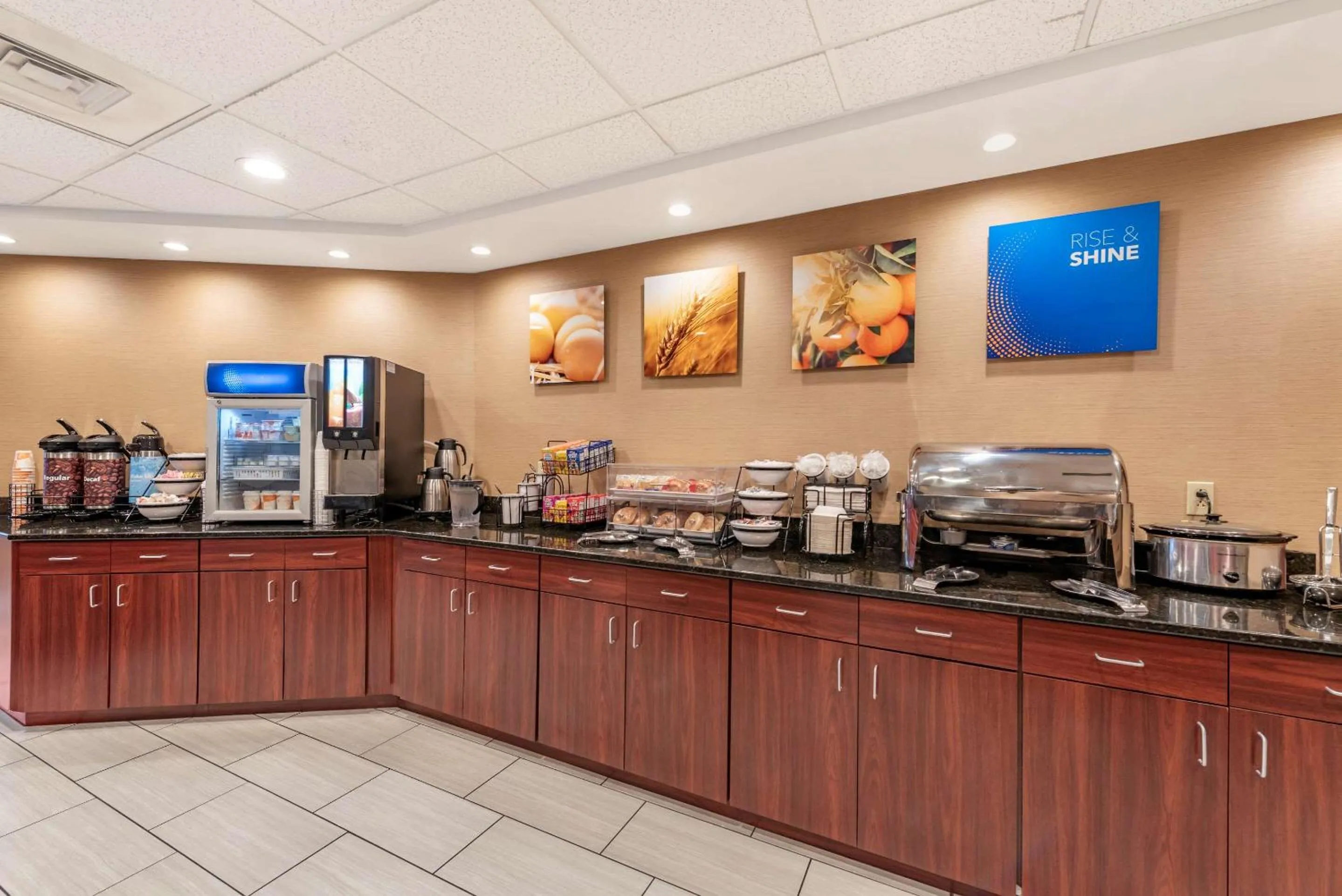 Restaurant/places to eat in Comfort Inn & Suites