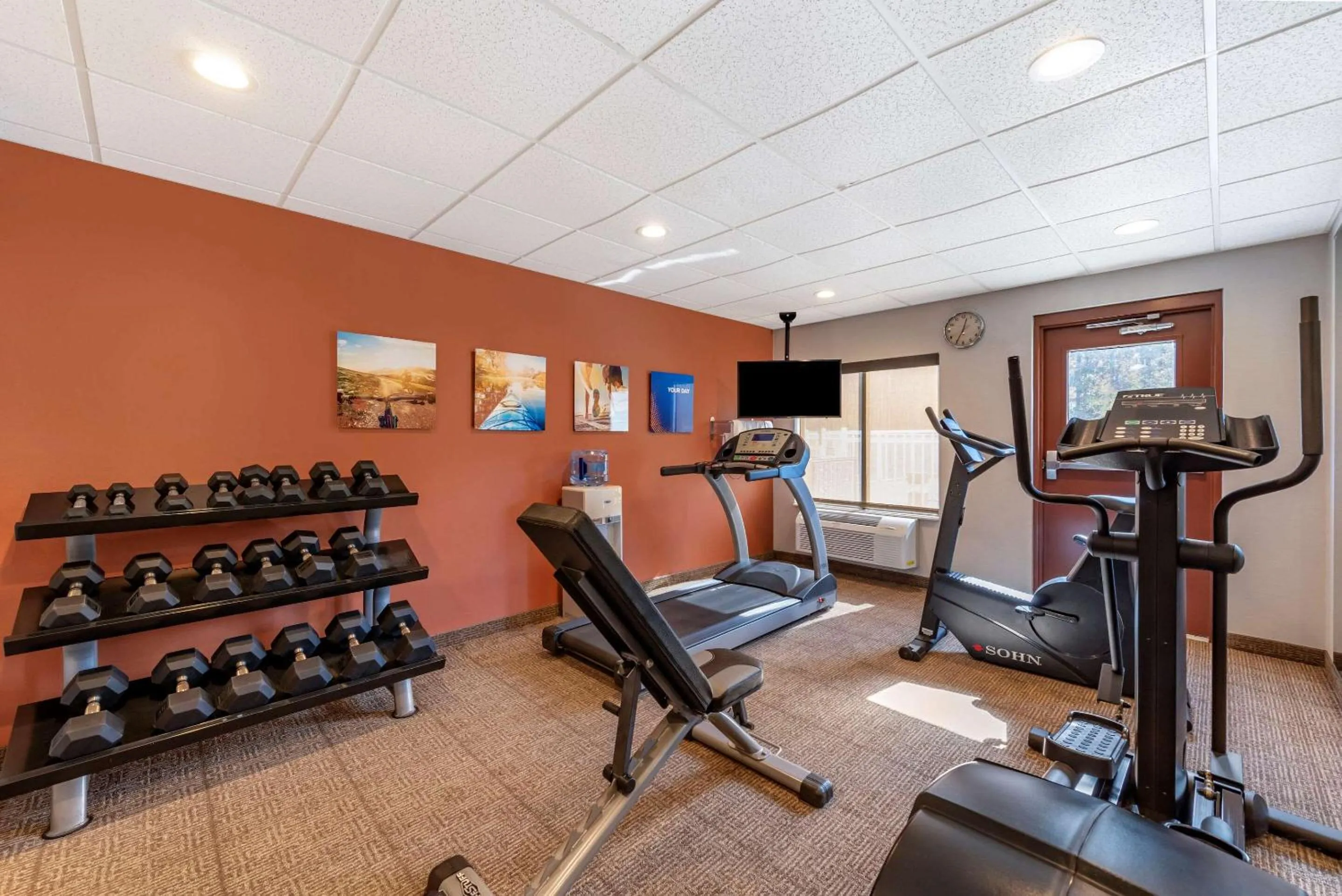 Fitness centre/facilities in Comfort Inn & Suites