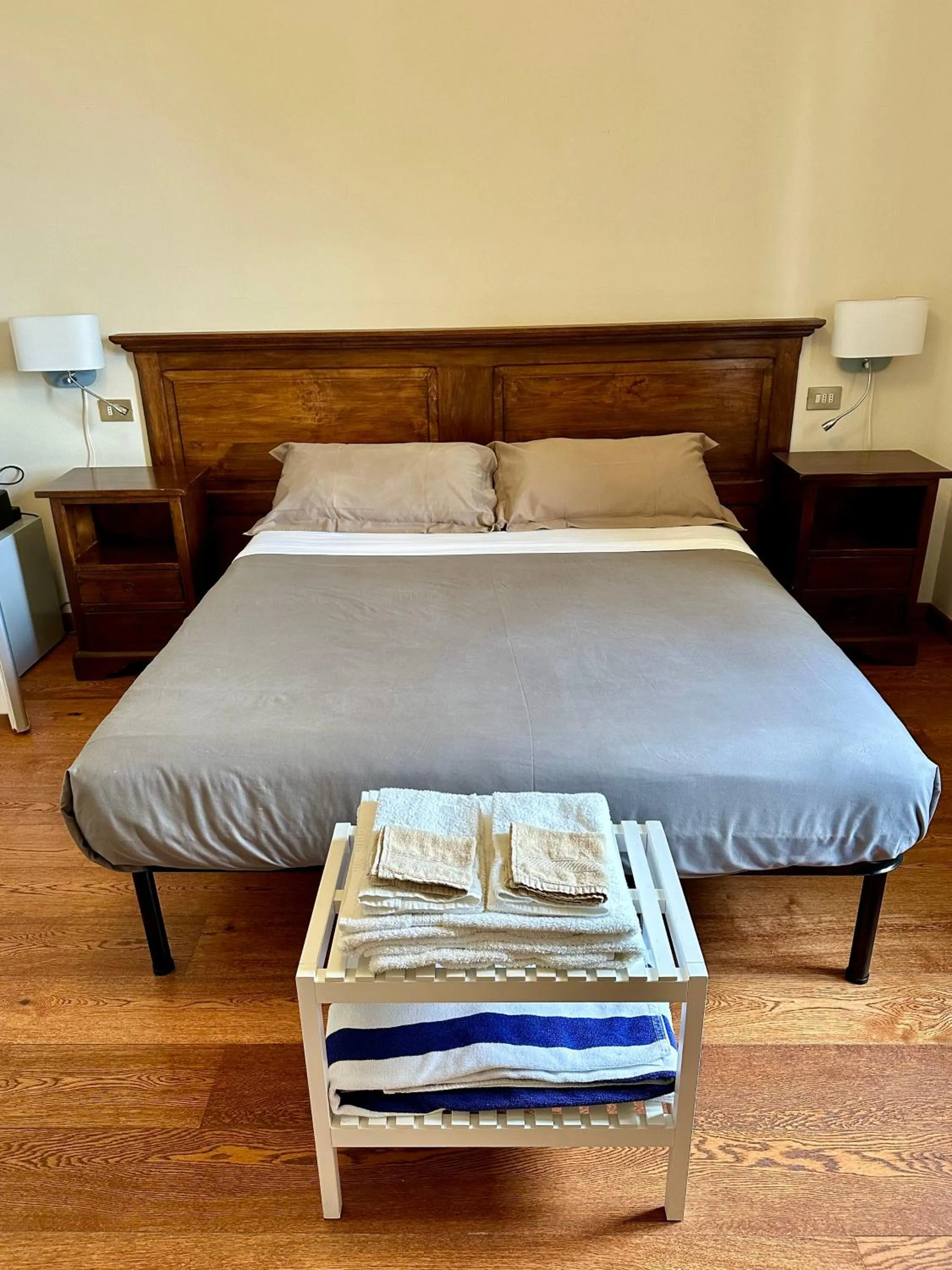 Bed in The Grapevine by MANVI