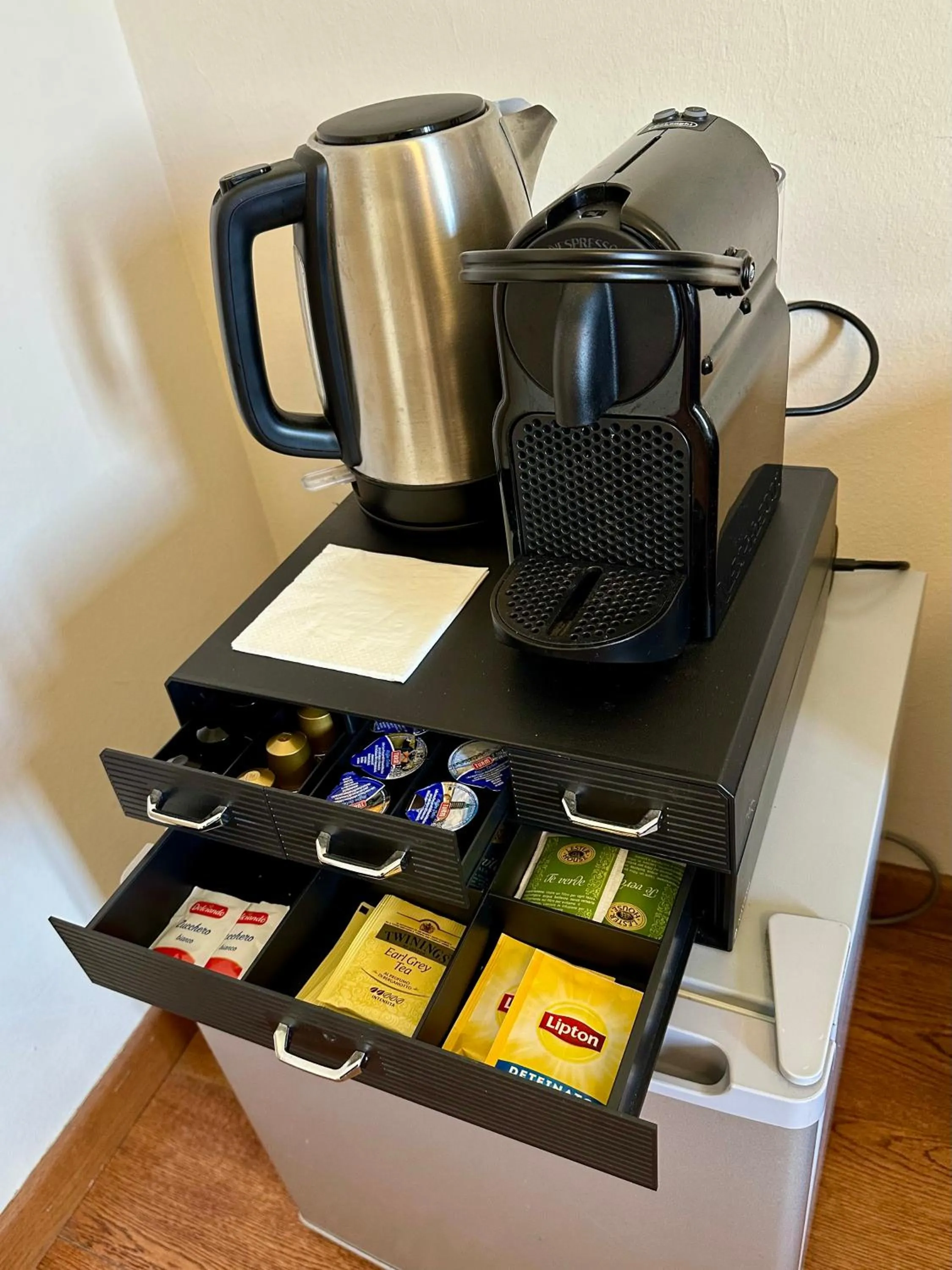 Coffee/tea facilities in The Grapevine by MANVI