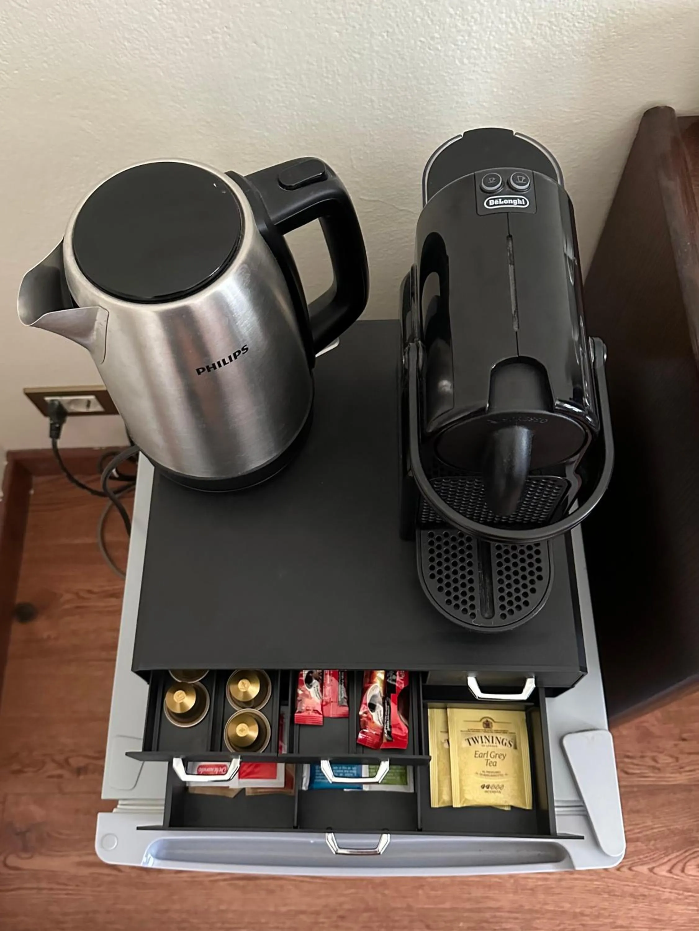 Coffee/tea facilities in The Grapevine by MANVI