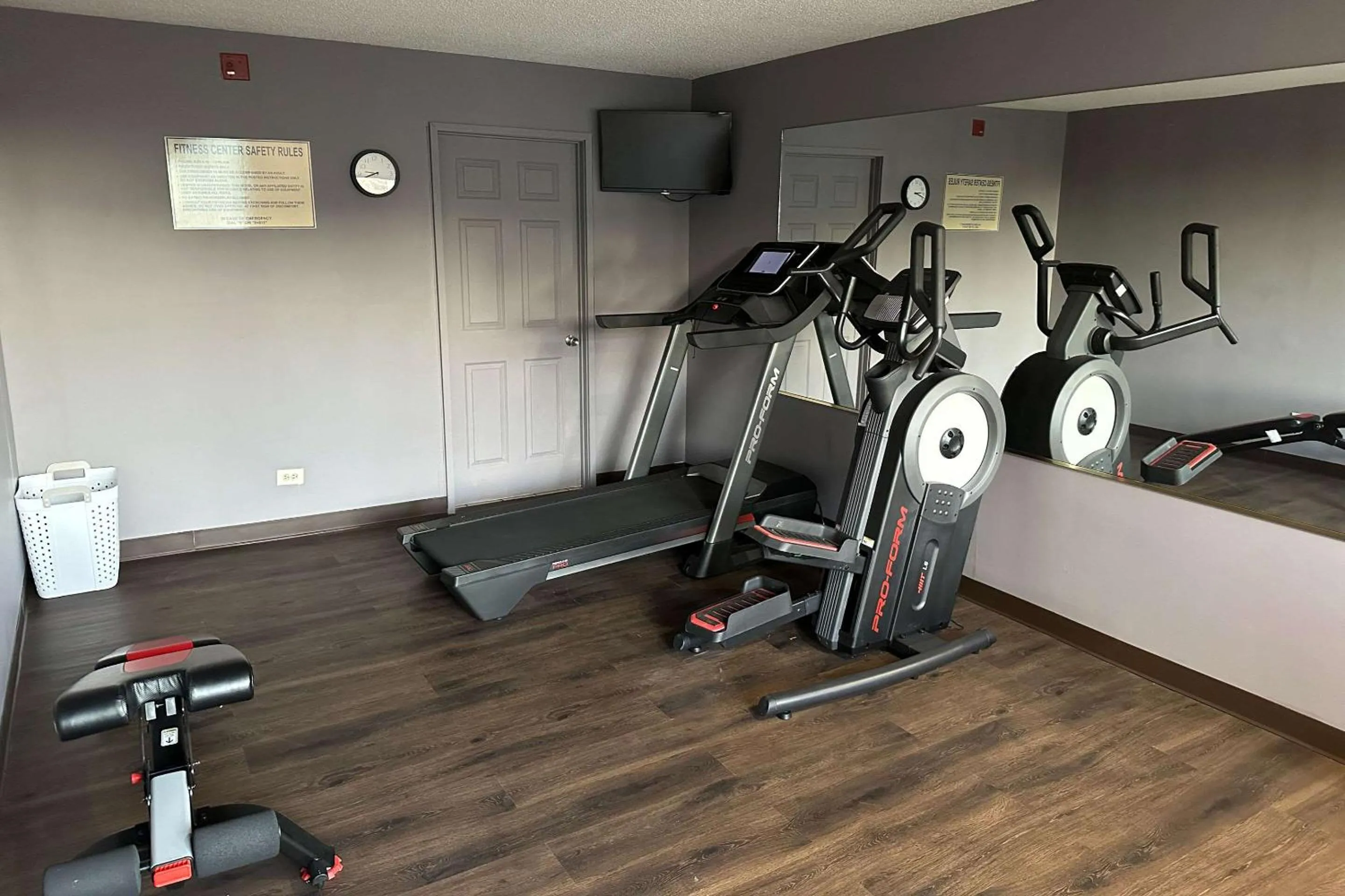 Fitness centre/facilities in Quality Inn