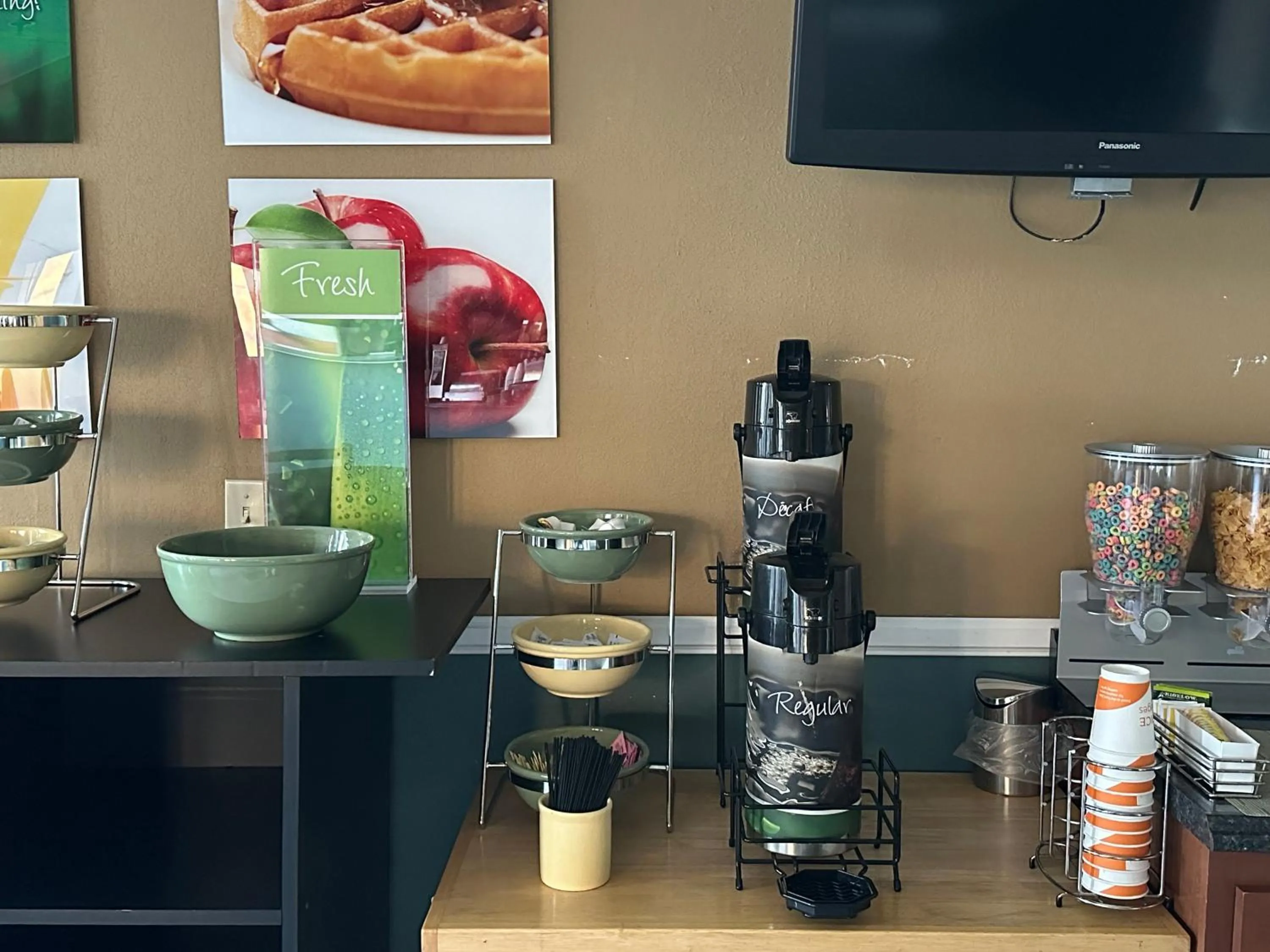Coffee/tea facilities in Quality Inn