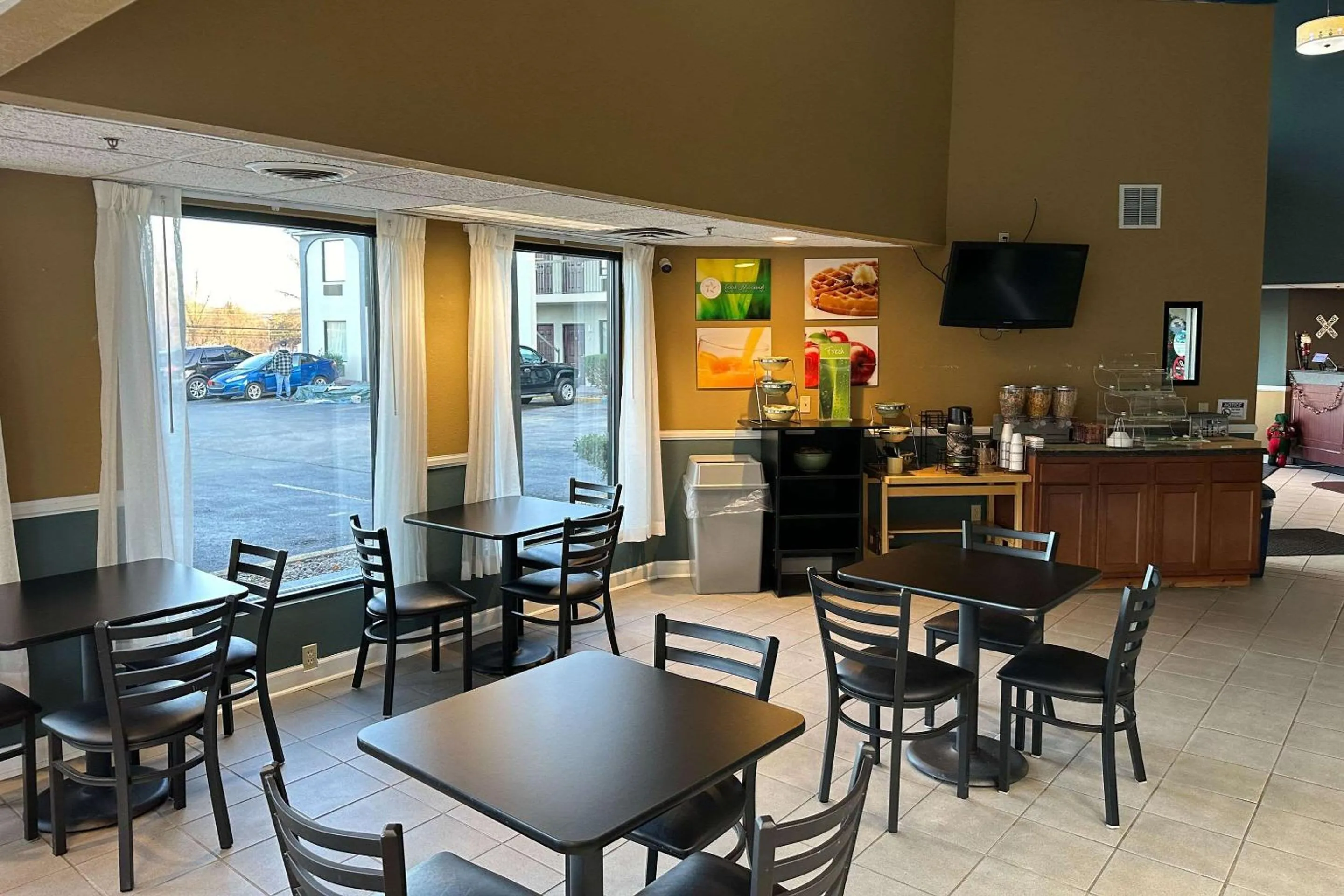 Breakfast in Quality Inn