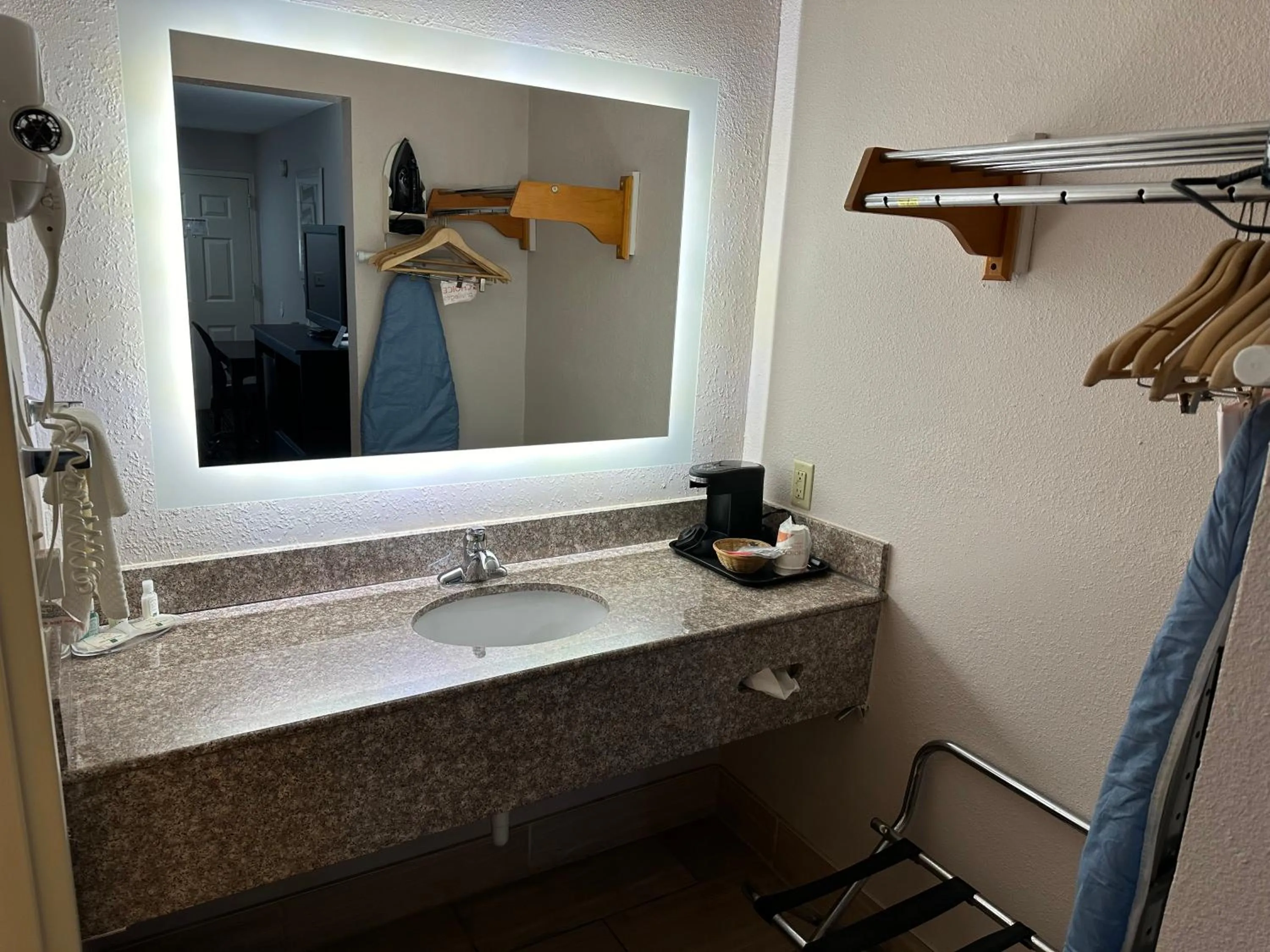 Bathroom in Quality Inn