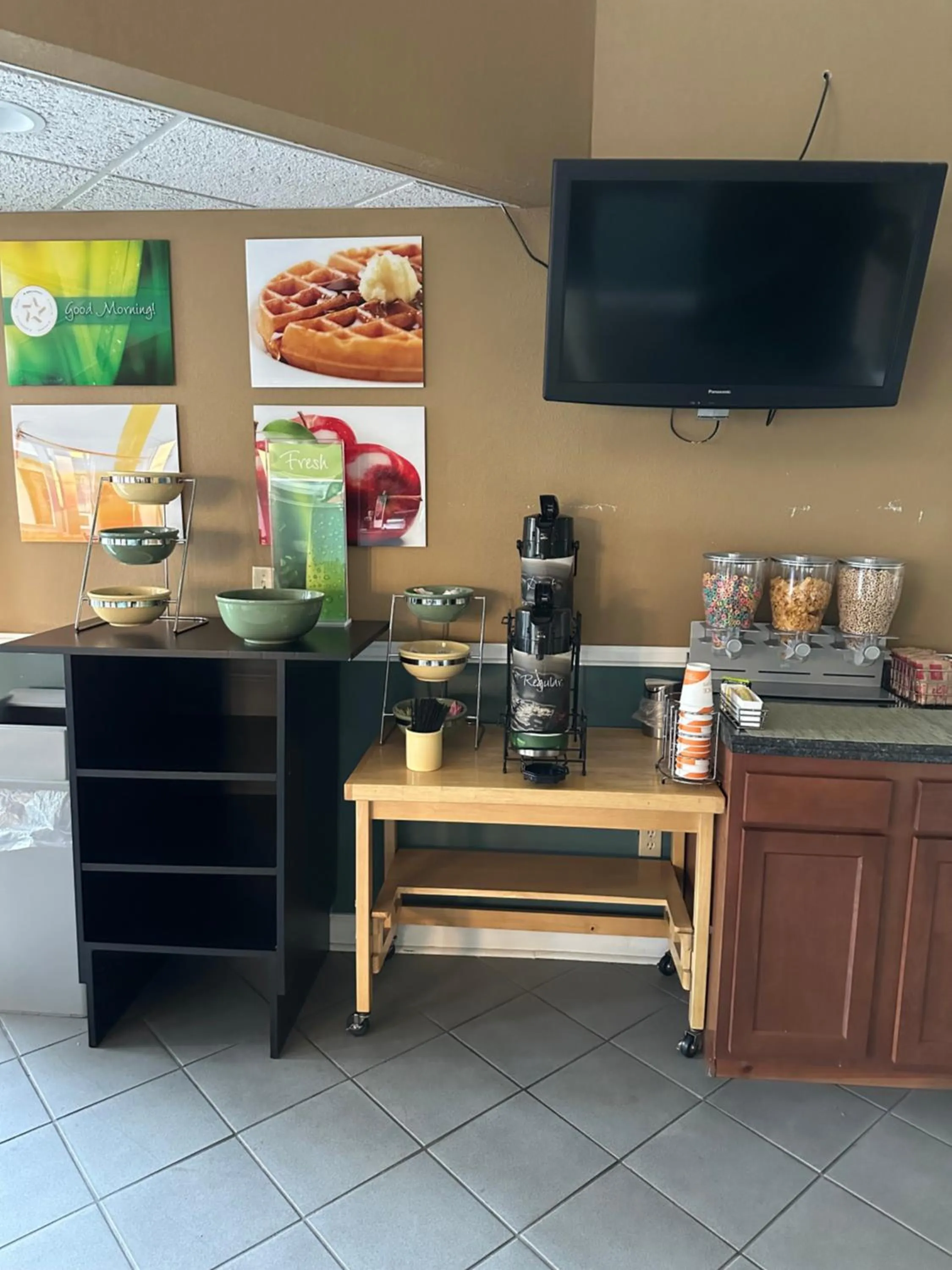 Coffee/tea facilities in Quality Inn