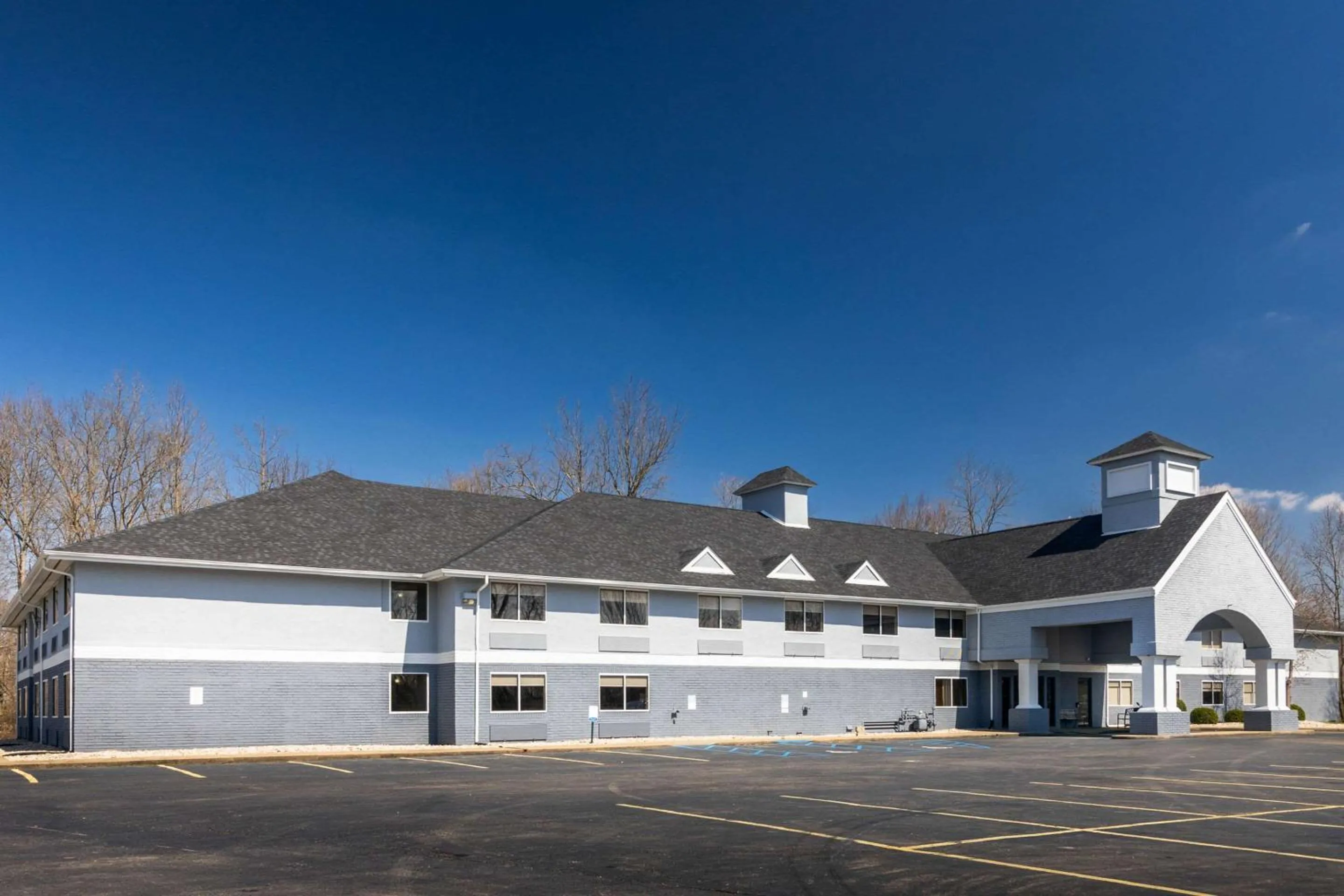 Property building in Quality Inn Carrollton