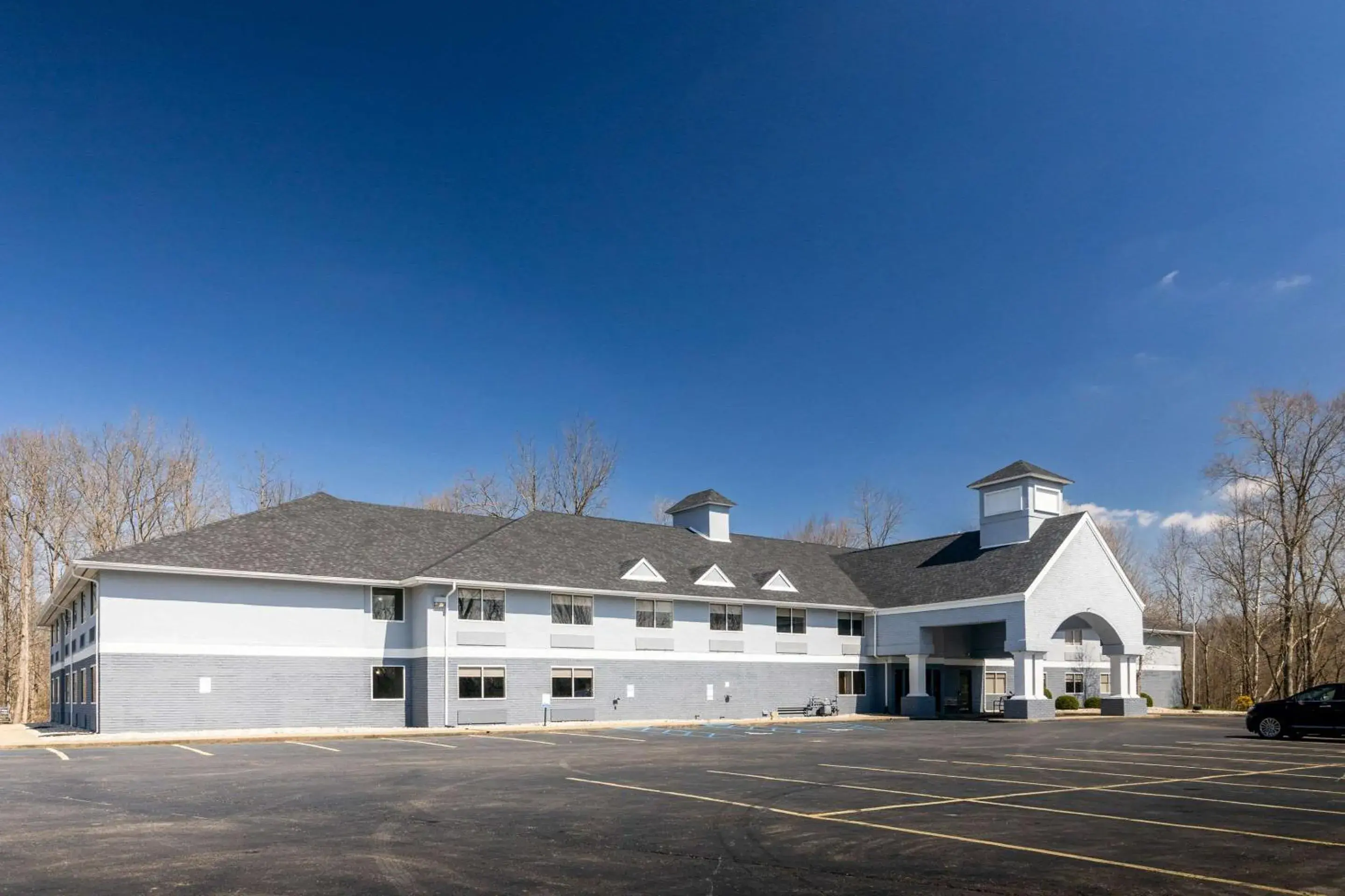Property building in Quality Inn Property building in Quality Inn