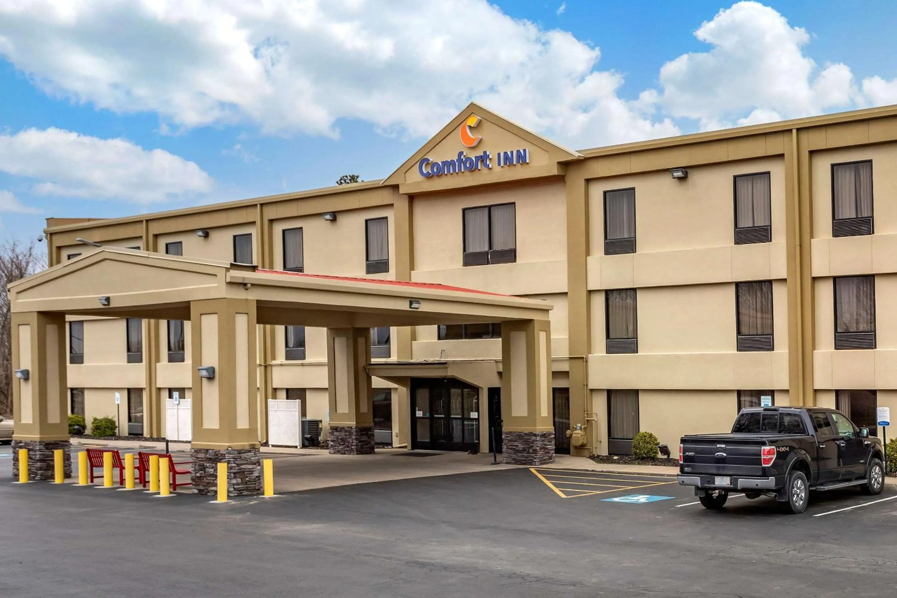 Property building in Comfort Inn Paducah I-24