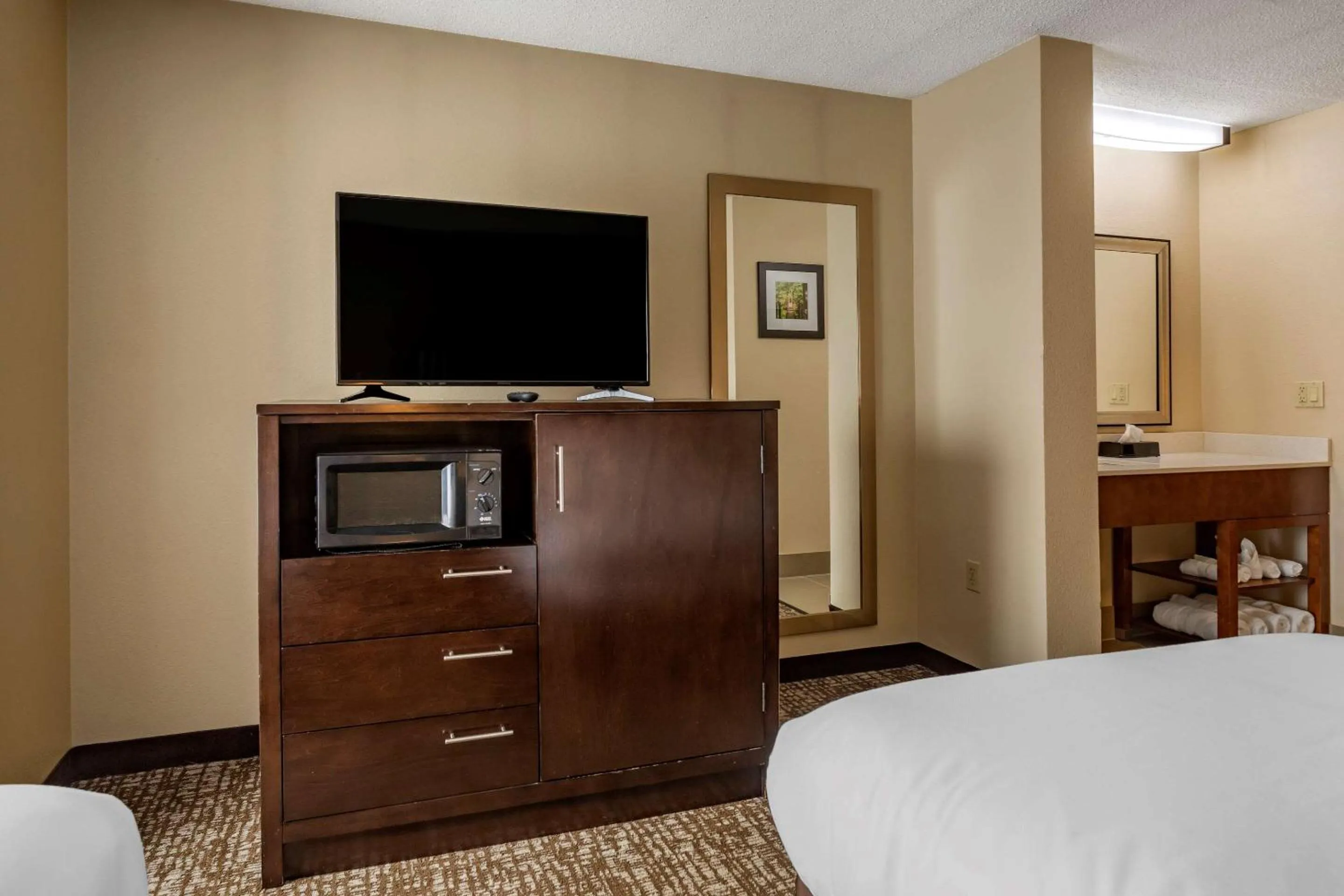 Bedroom, Bed in Comfort Inn Paducah I-24