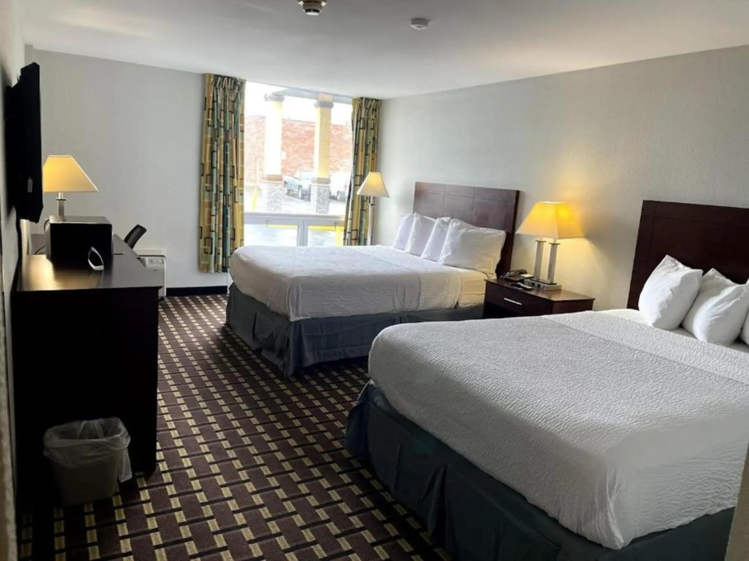 View (from property/room), Bed in Days Inn by Wyndham Fort Wright Cincinnati Area View (from property/room), Bed in Days Inn by Wyndham Fort Wright Cincinnati Area