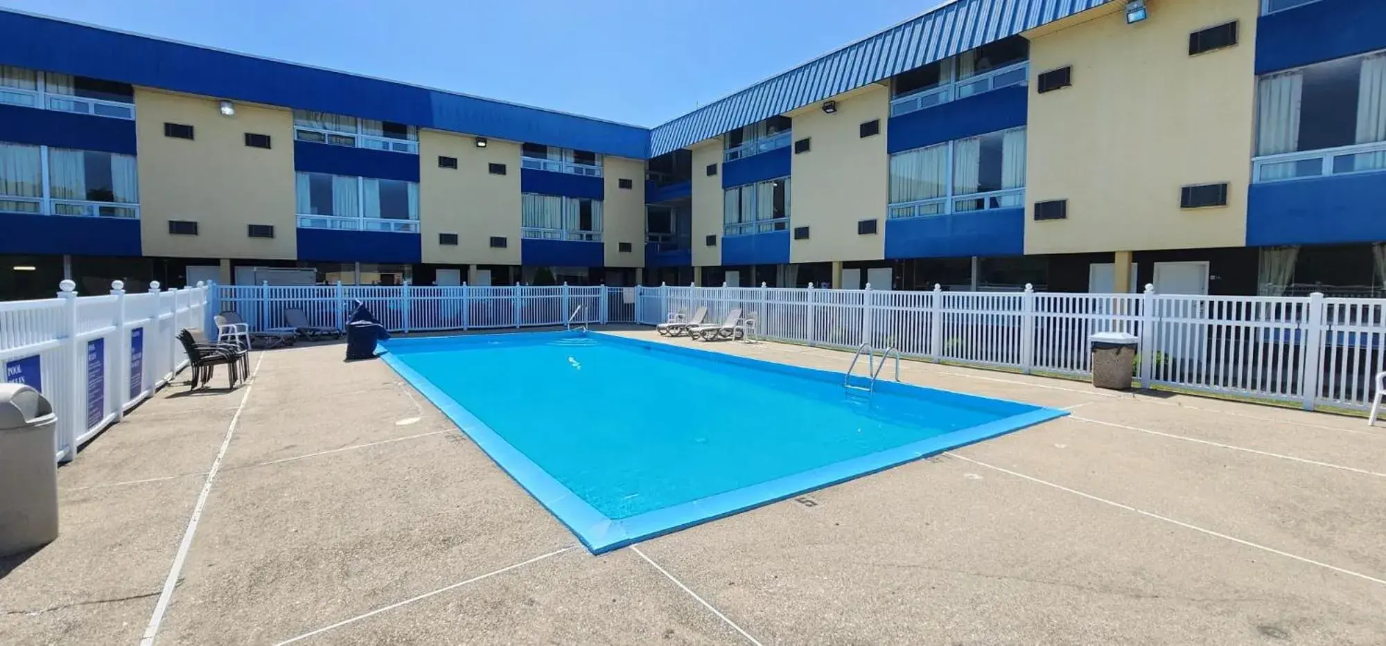 Pool view in Days Inn by Wyndham Fort Wright Cincinnati Area Pool view in Days Inn by Wyndham Fort Wright Cincinnati Area