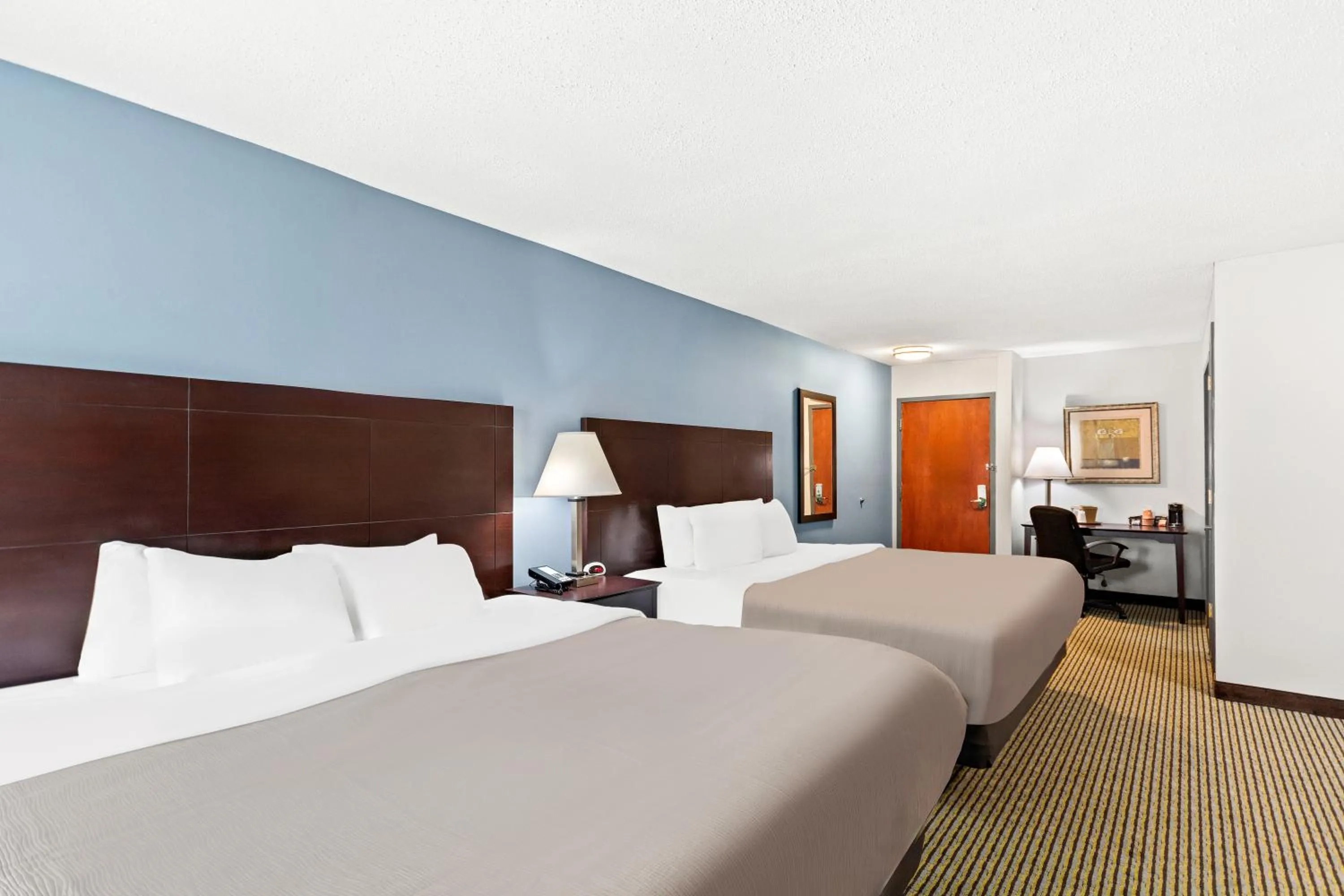 Bed in Quality Inn Dry Ridge