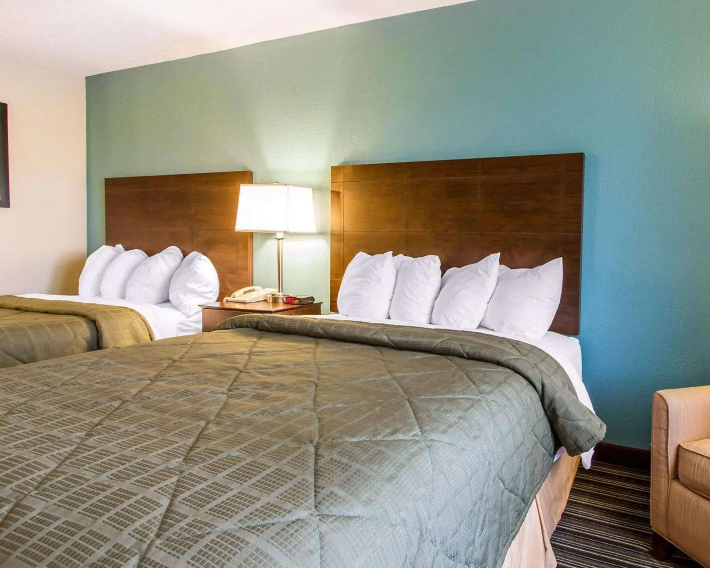 Photo of the whole room in Quality Inn Murray University Area Photo of the whole room in Quality Inn Murray University Area