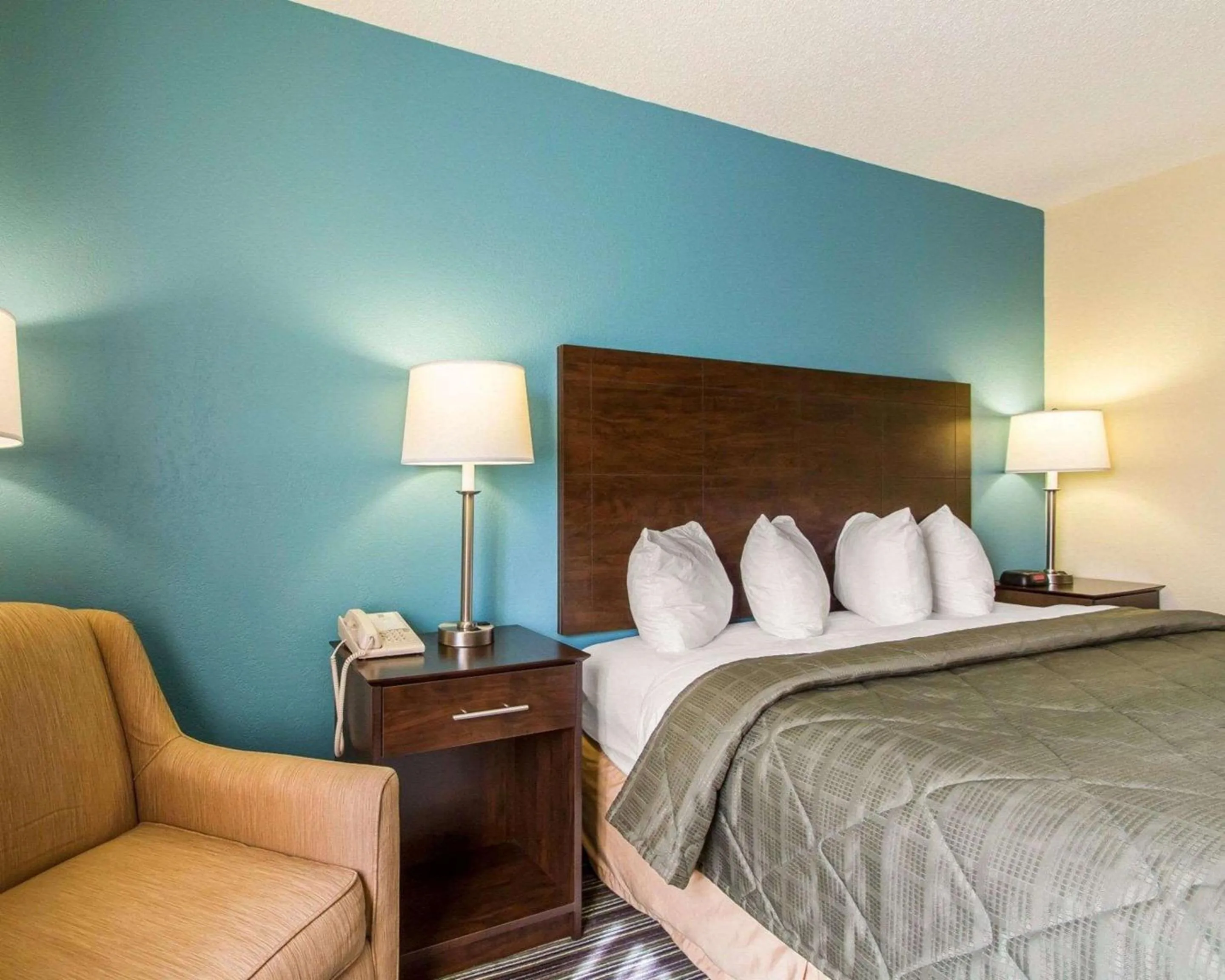 Photo of the whole room in Quality Inn Murray University Area