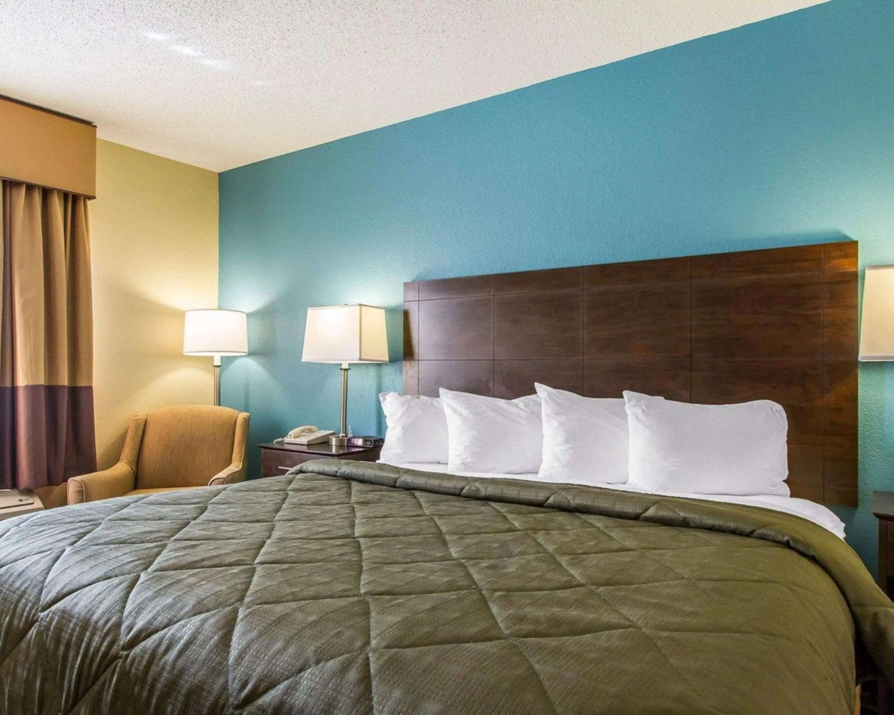 Photo of the whole room in Quality Inn Murray University Area