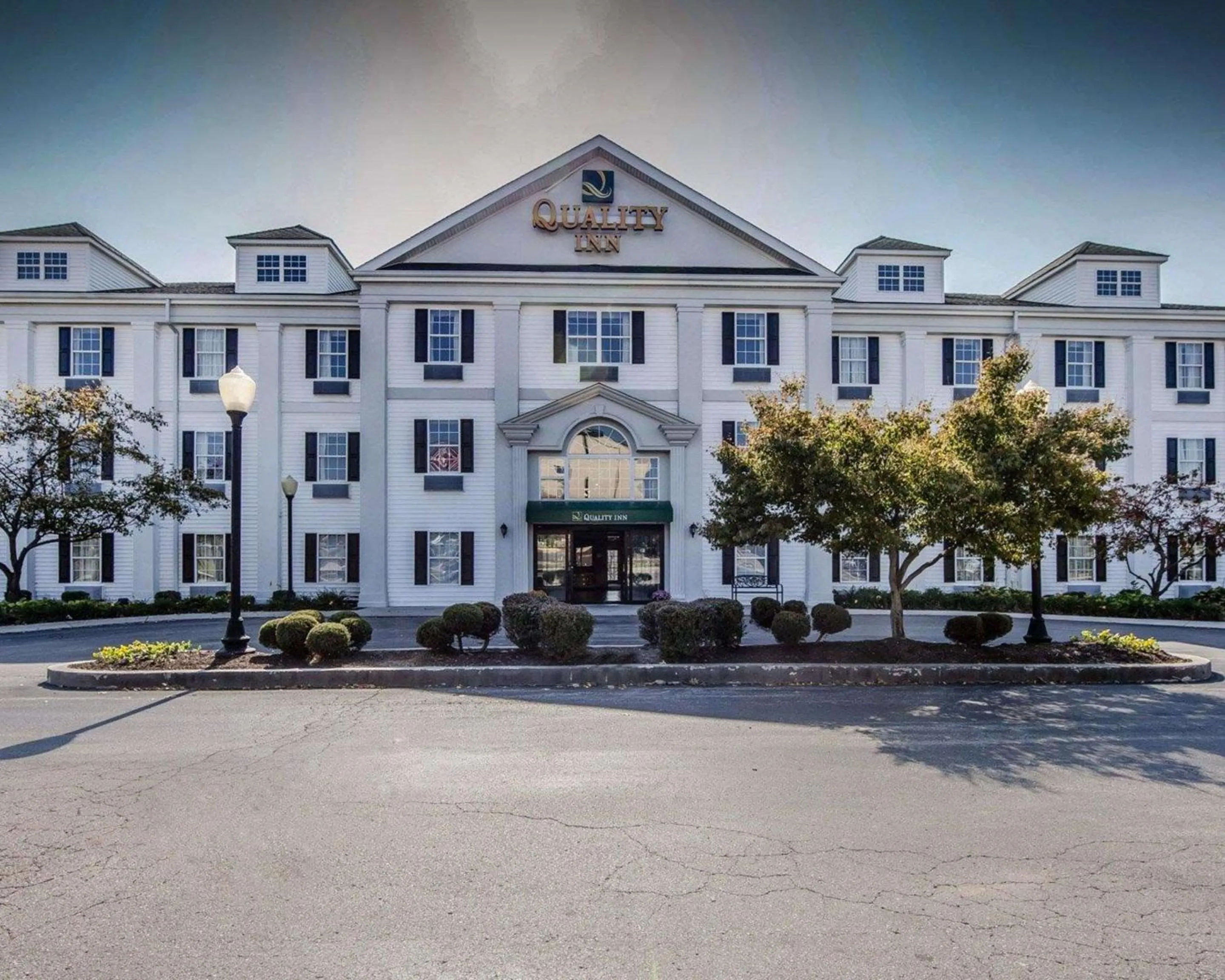 Property building in Quality Inn Richmond