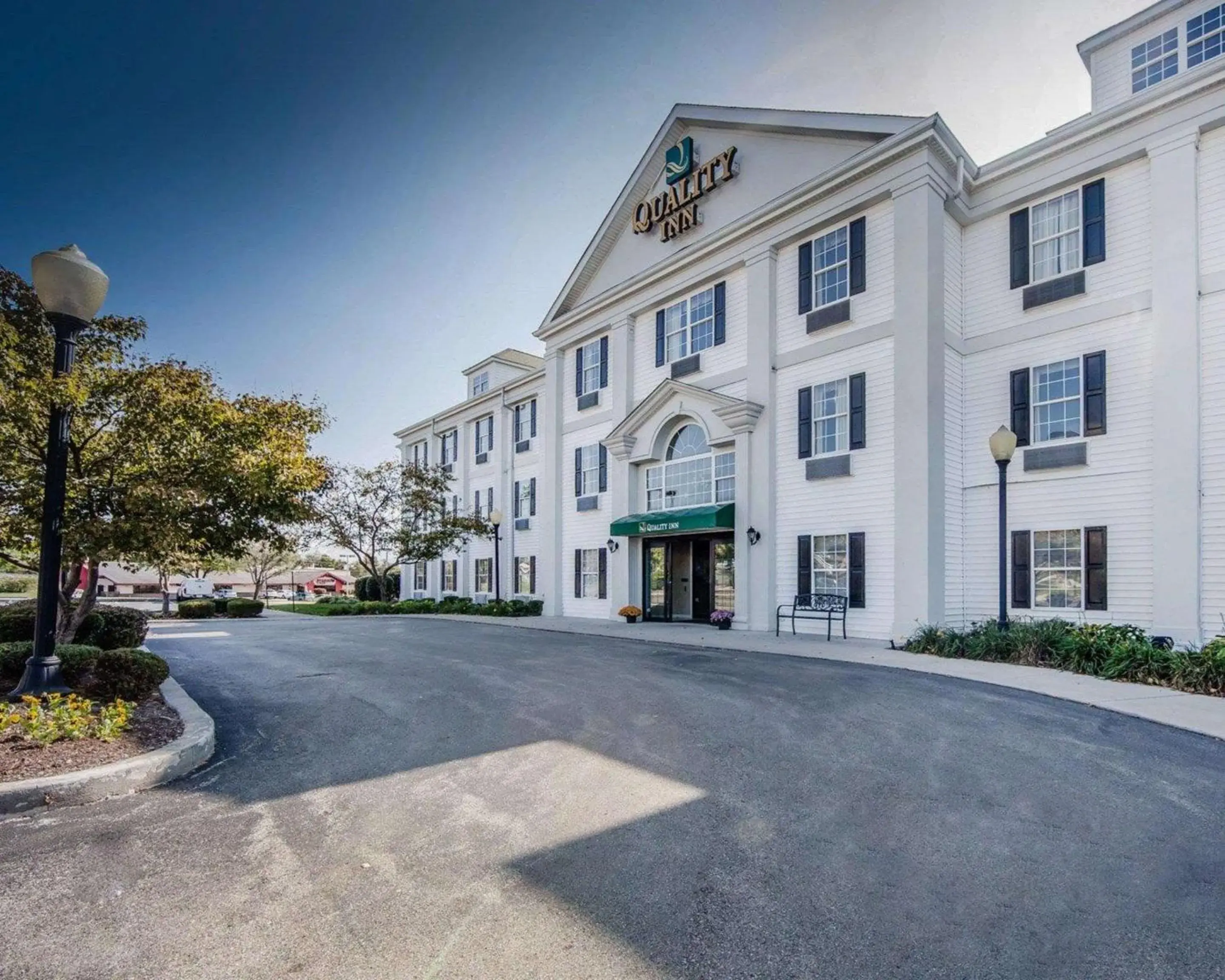 Property building in Quality Inn Richmond Property building in Quality Inn Richmond