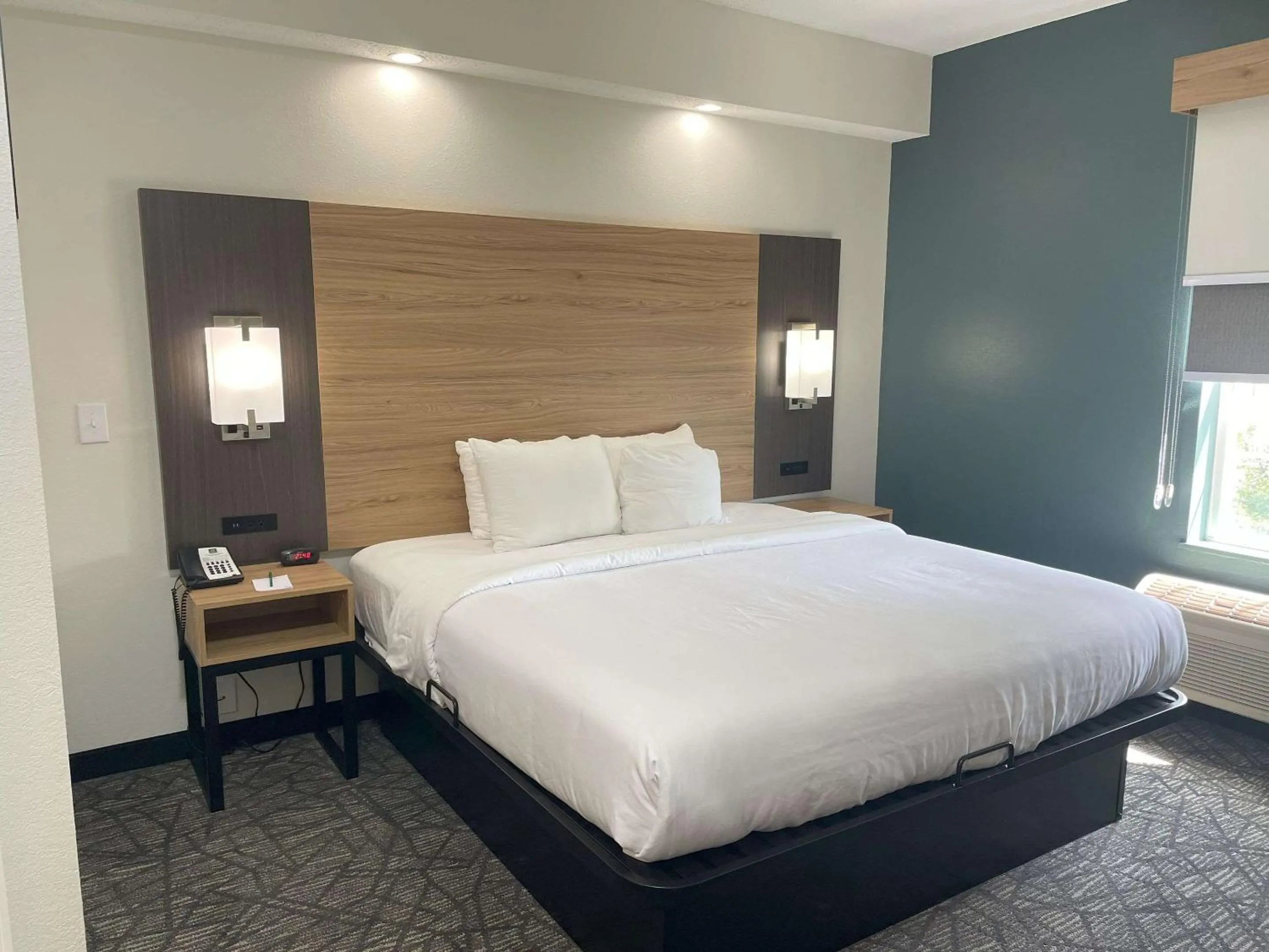 Bedroom, Bed in Quality Inn Richmond