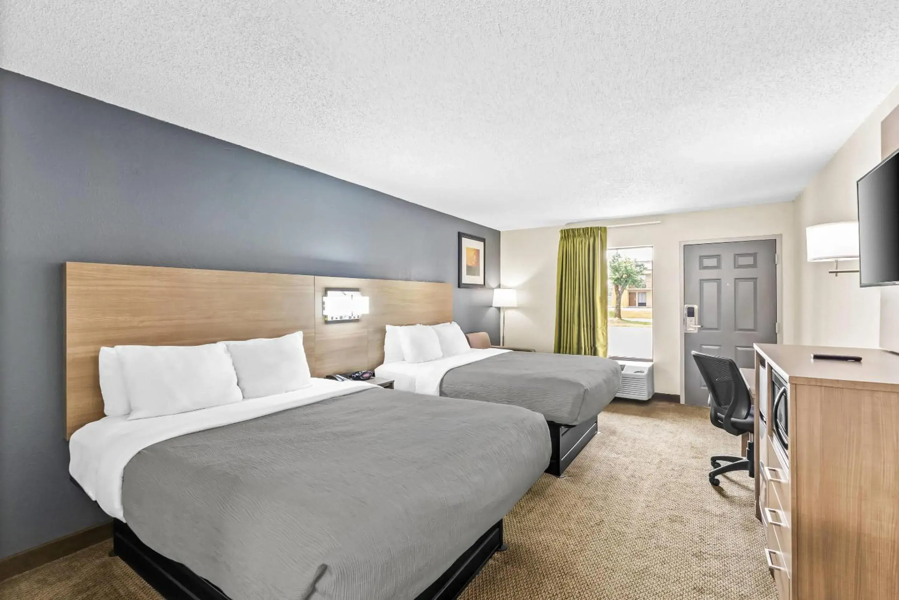 Bedroom, Bed in Quality Inn Oak Grove Fort Campbell Bedroom, Bed in Quality Inn Oak Grove Fort Campbell