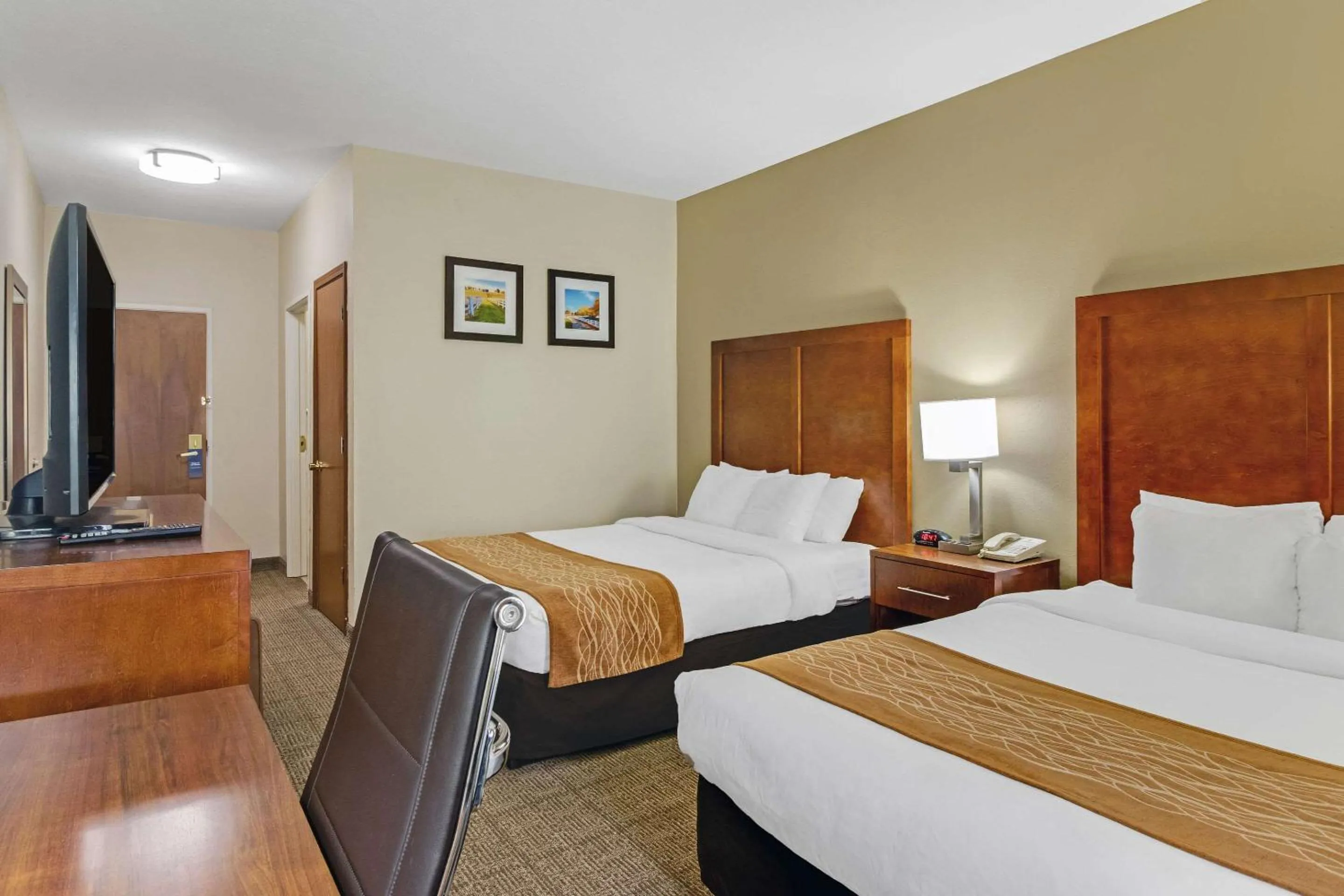 Bedroom, Bed in Comfort Inn Henderson - Evansville South